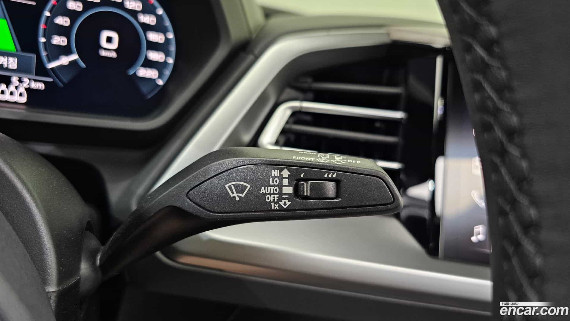 Q4 e-tron Audi 2025.5-OPTION-022