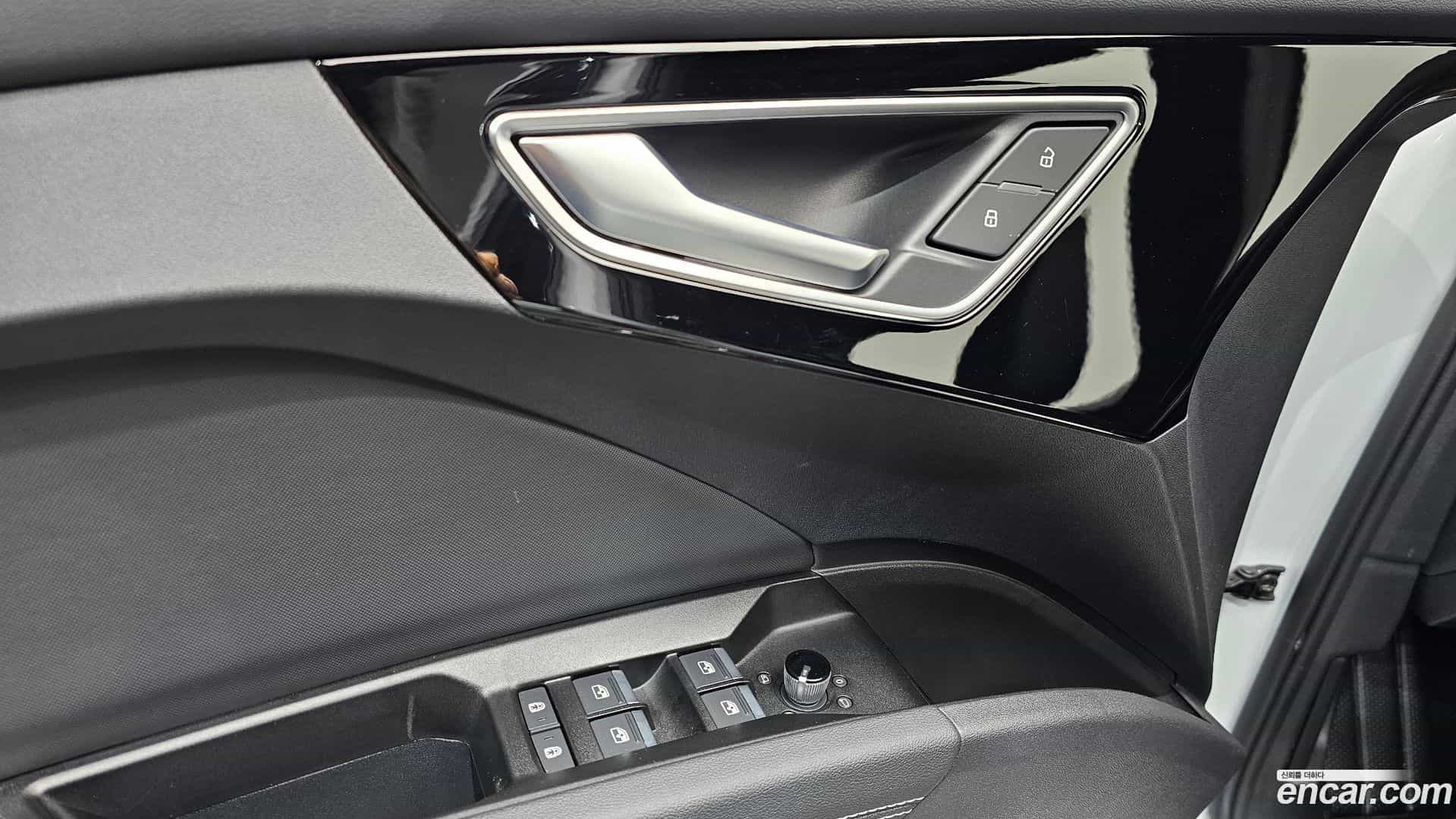 Q4 e-tron Audi 2025.5-OPTION-043