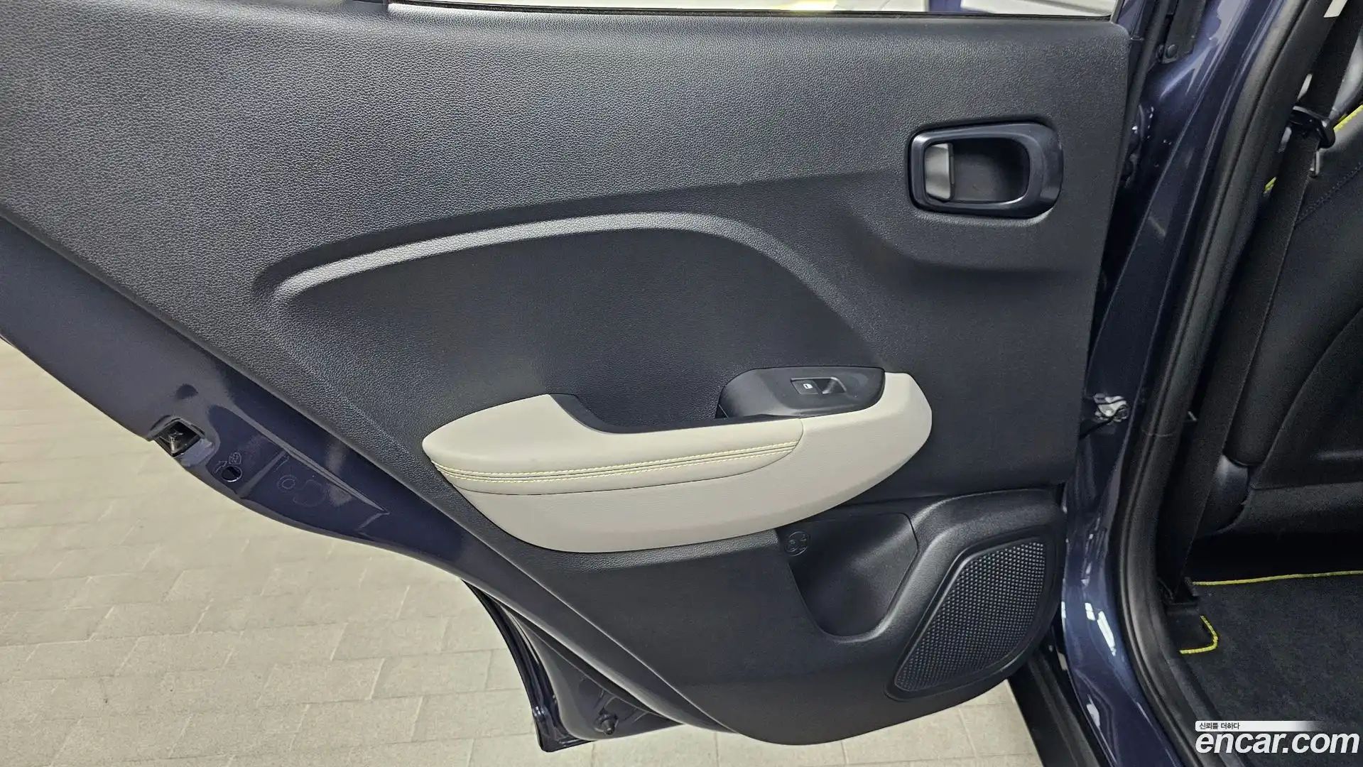 Venue Hyundai 2024.6-INNER-035