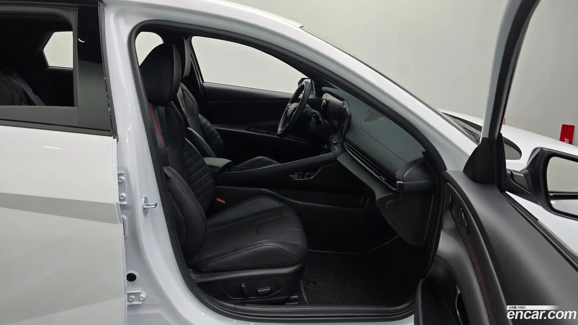AVANTE Hyundai 2025.8-OPTION-015