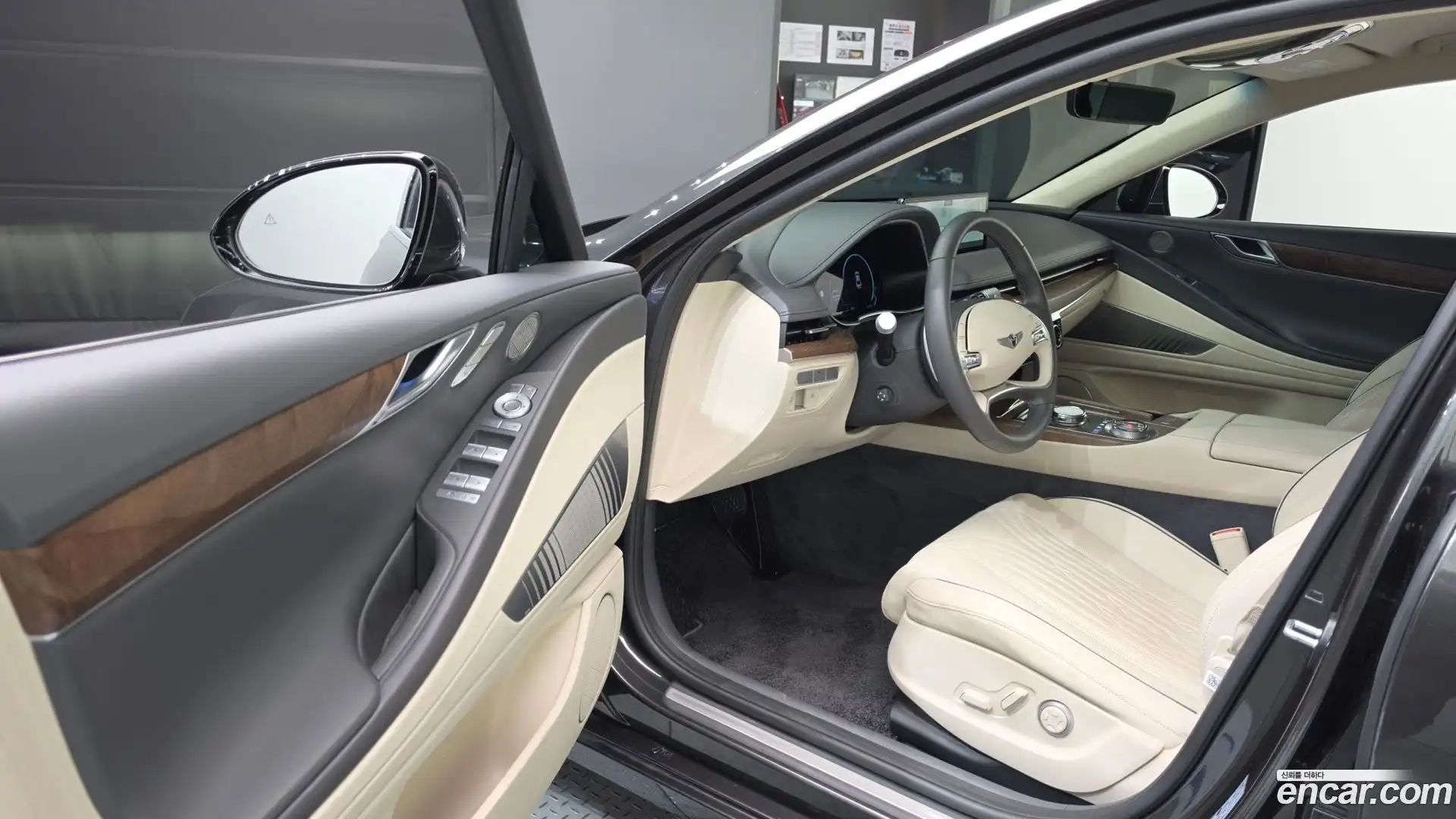 G80 Genesis 2023.2-INNER-010
