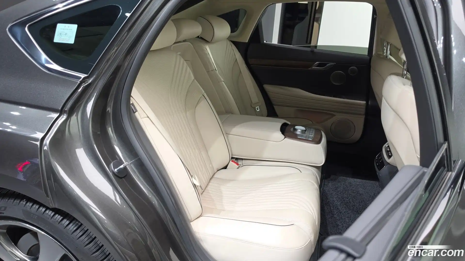 G80 Genesis 2023.2-OPTION-015