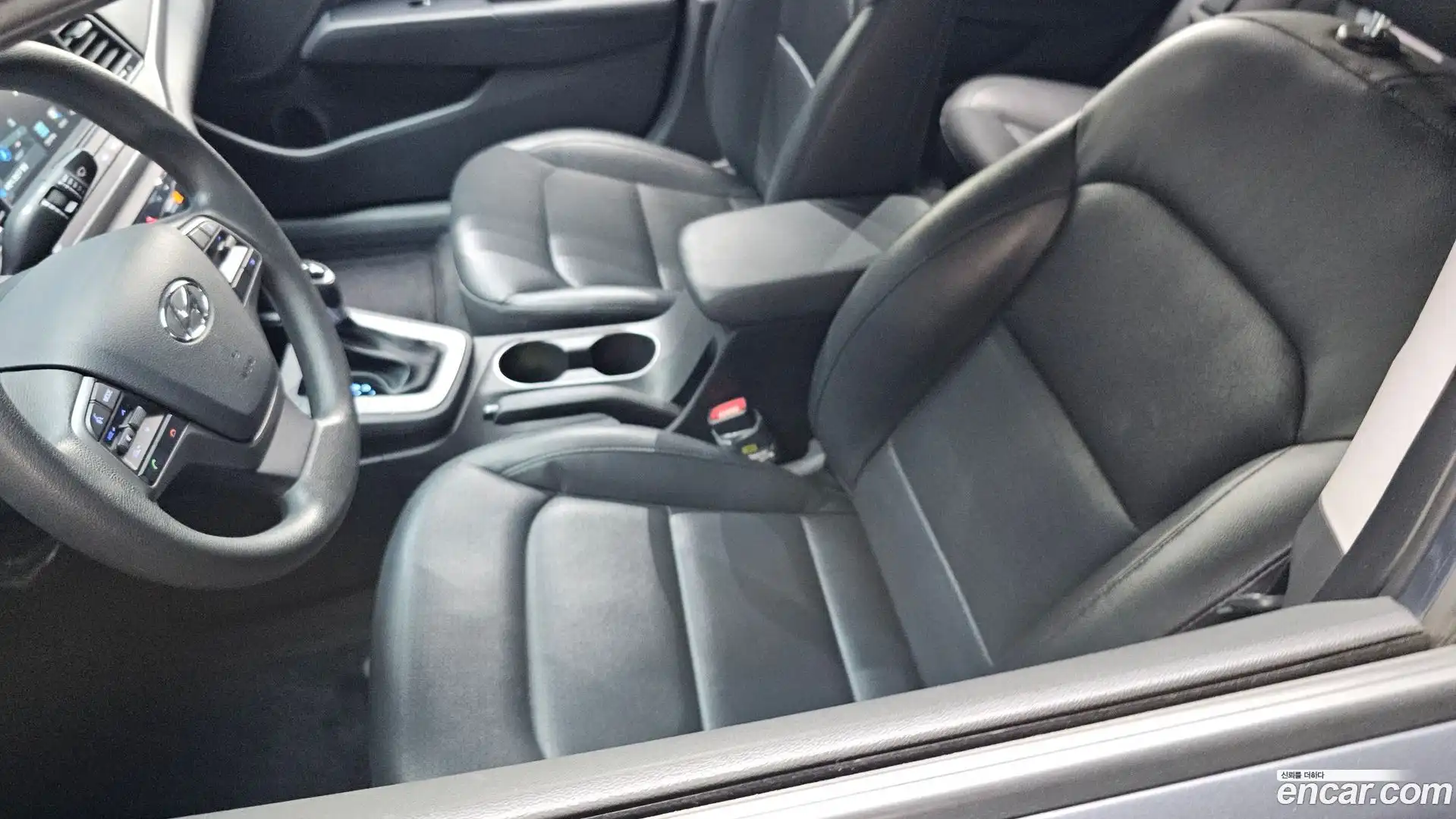 AVANTE Hyundai 2018.7-OPTION-044