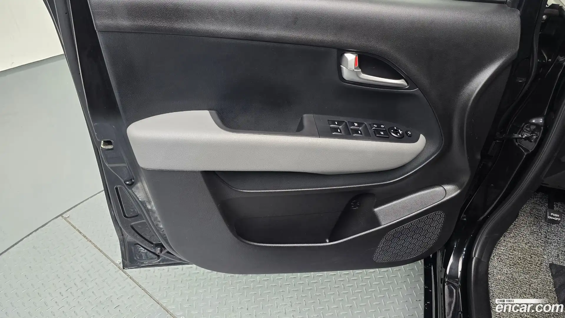 RAY Kia 2022.2-INNER-034