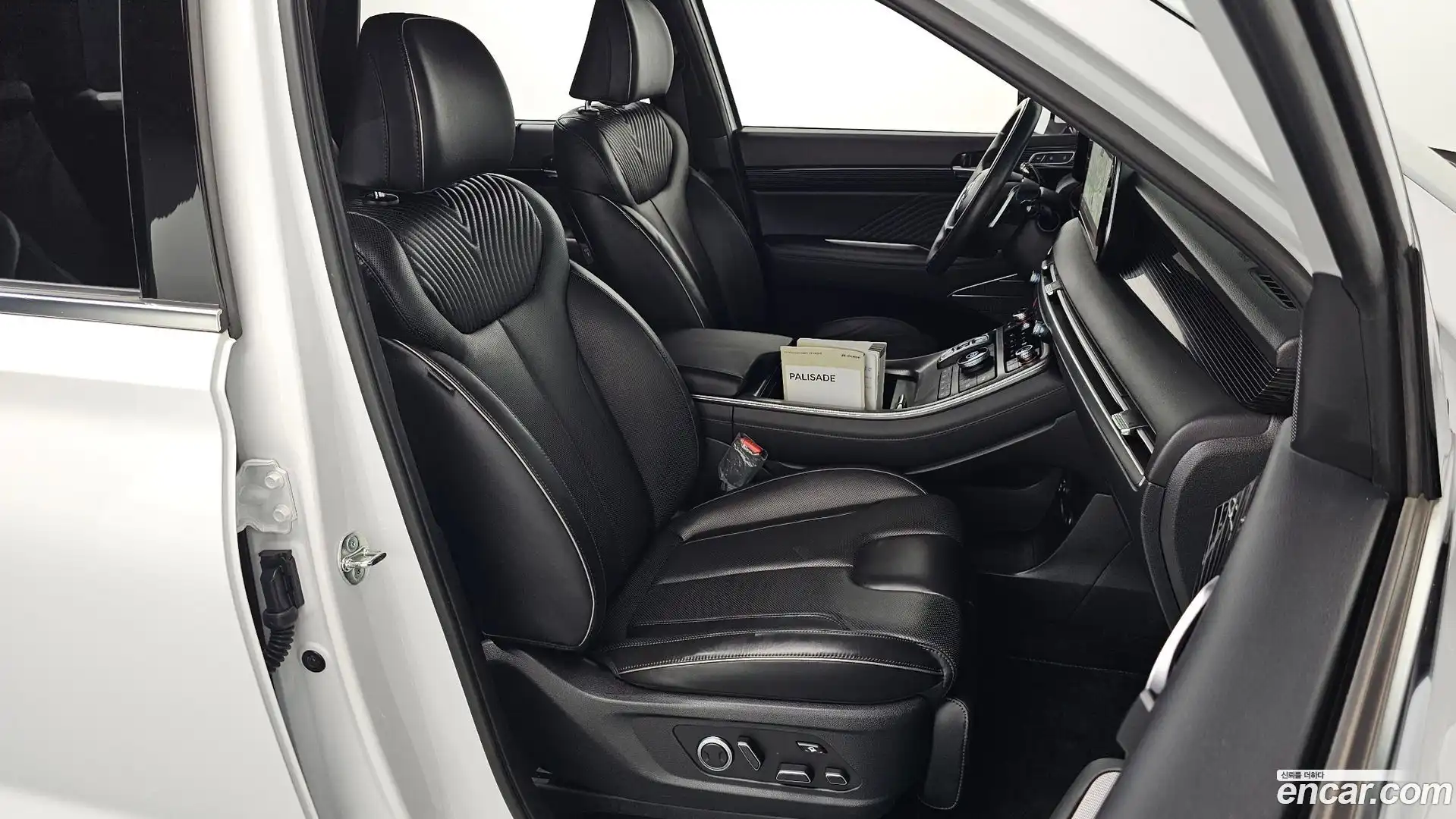 Palisade Hyundai 2023.2-INNER-036