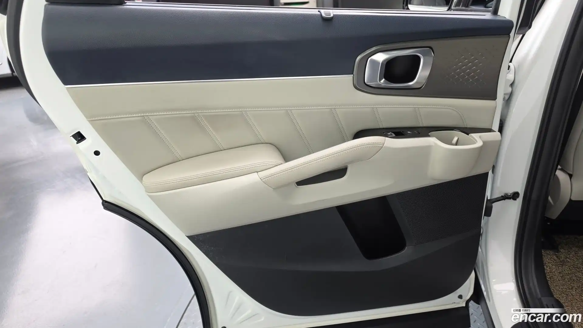 Sorento Kia 2022.6-INNER-035