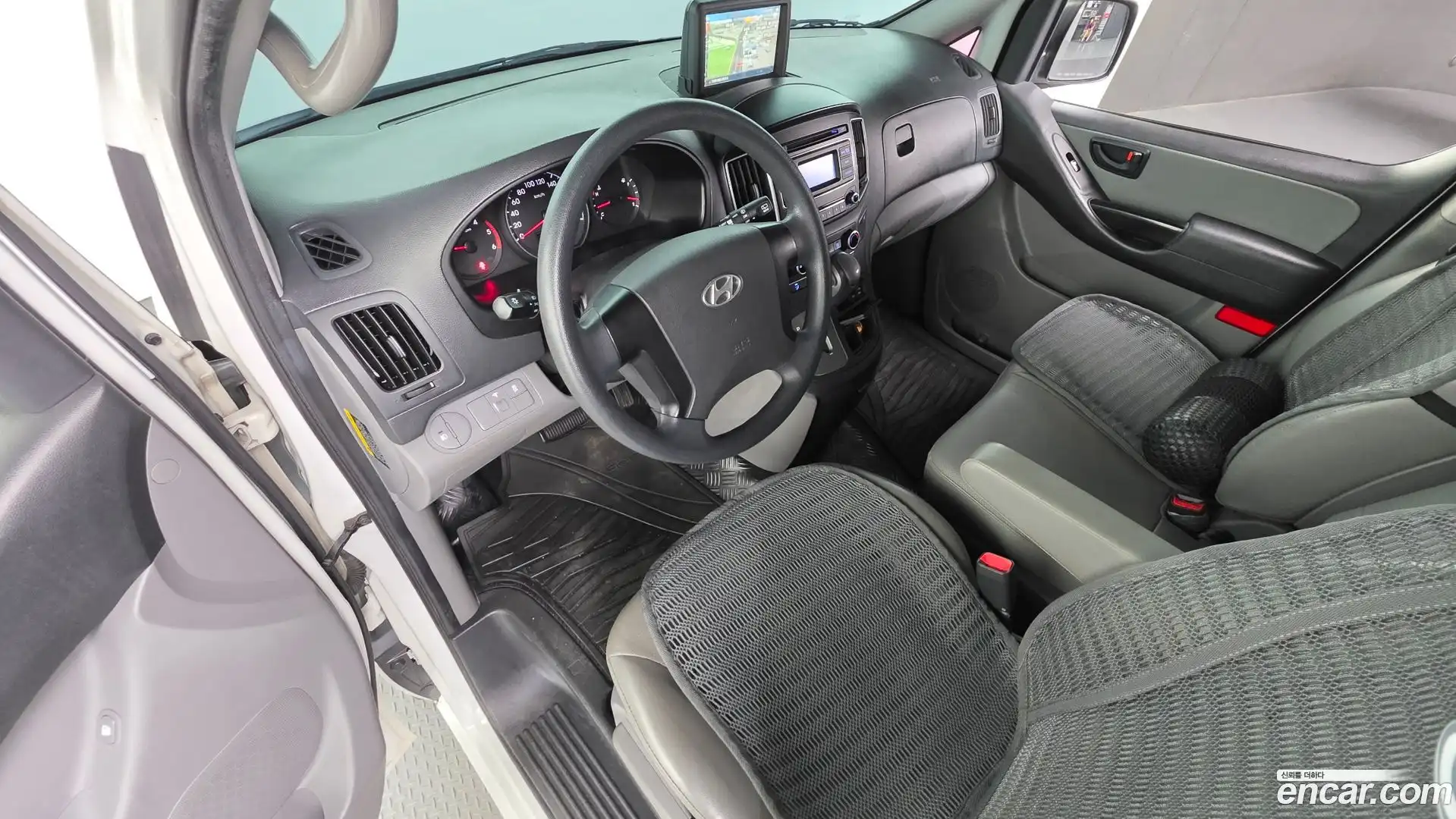 Starex Hyundai 2016.8-INNER-007