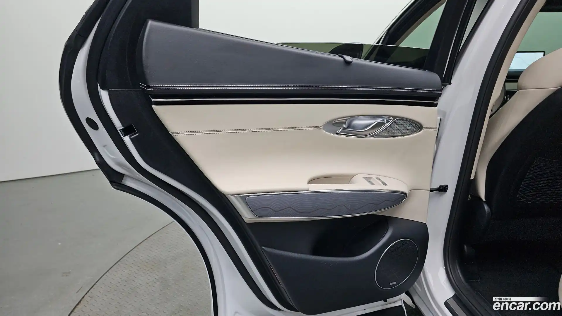 GV70 Genesis 2022.11-INNER-035