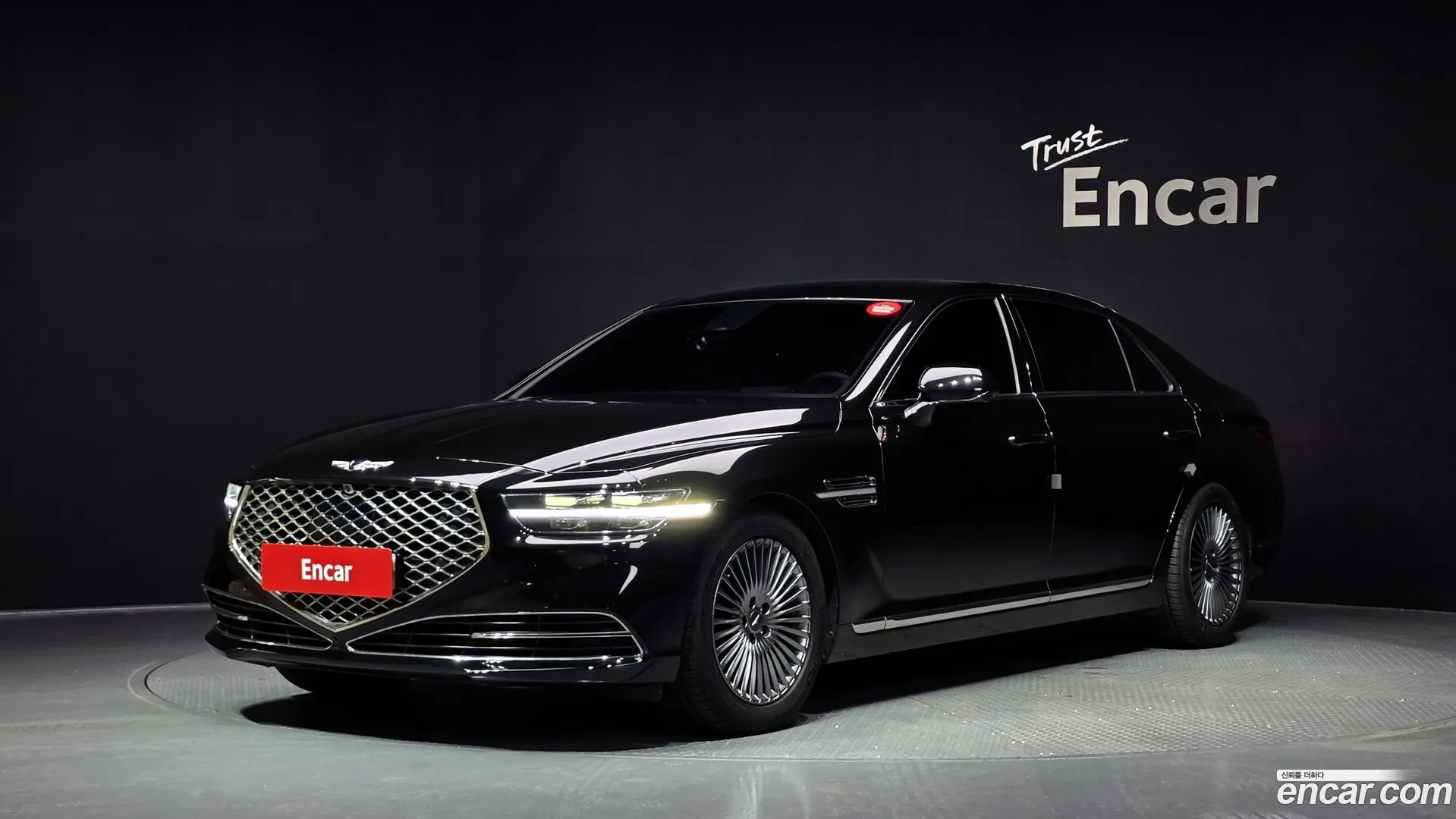 Main__Slider__Photo:G90 Genesis 2019.2-0