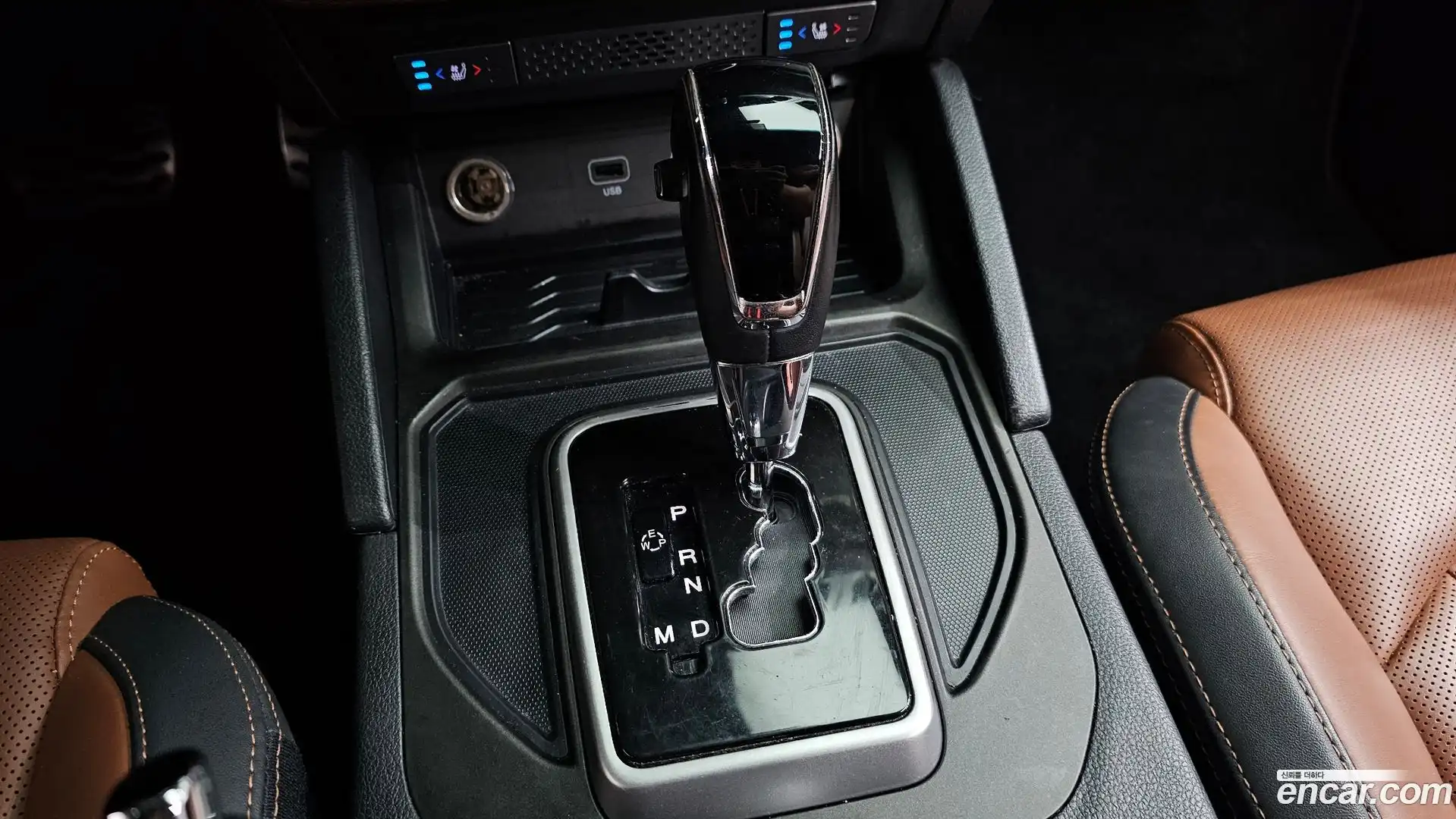 Rexton KG Mobility 2018.11-INNER-009