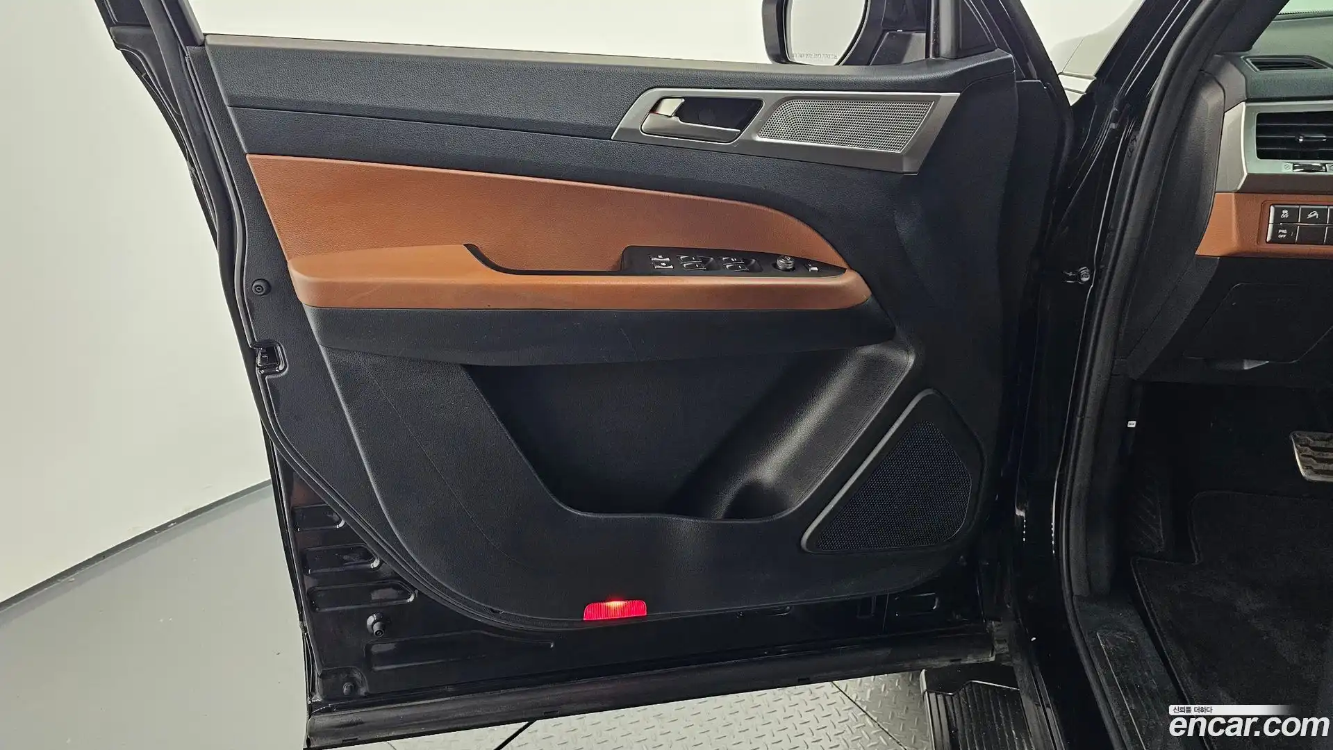 Rexton KG Mobility 2018.11-INNER-034