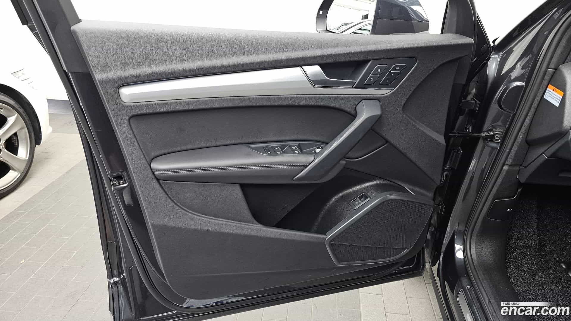 Q5 Audi 2020.11-INNER-034