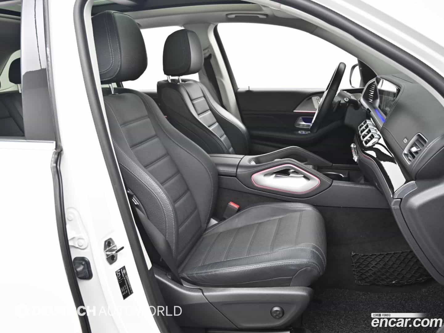 GLE-Class Mercedes-Benz 2021.9-INNER-010