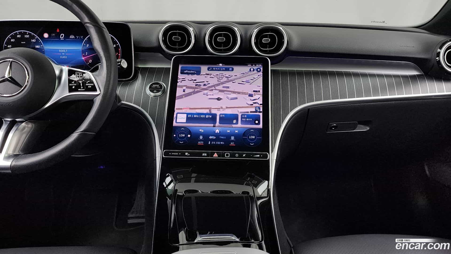 C-Class Mercedes-Benz 2023.11-OPTION-018