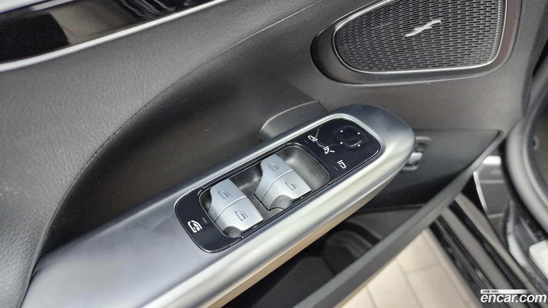 C-Class Mercedes-Benz 2023.11-OPTION-041