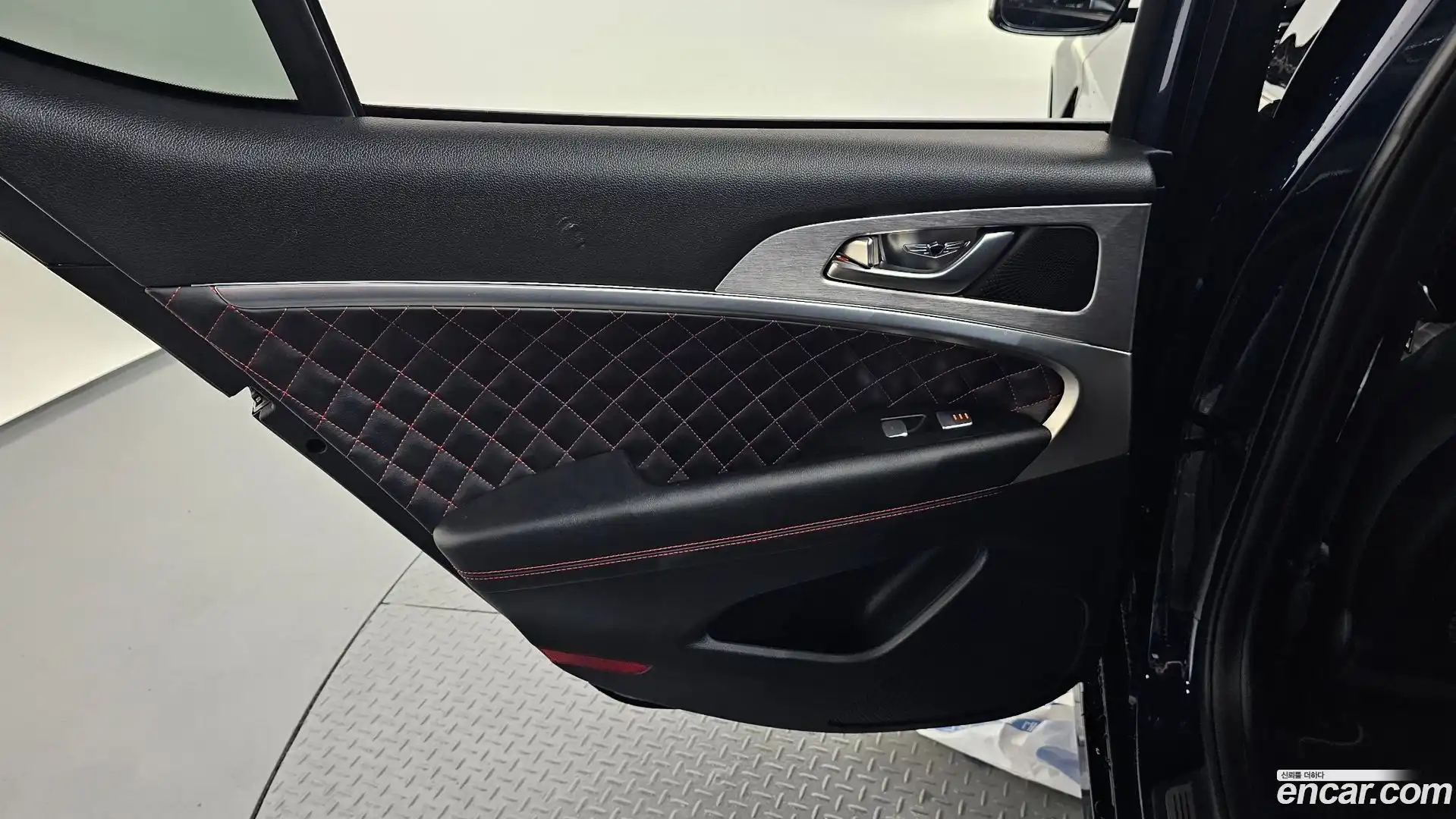 G70 Genesis 2018.2-INNER-035