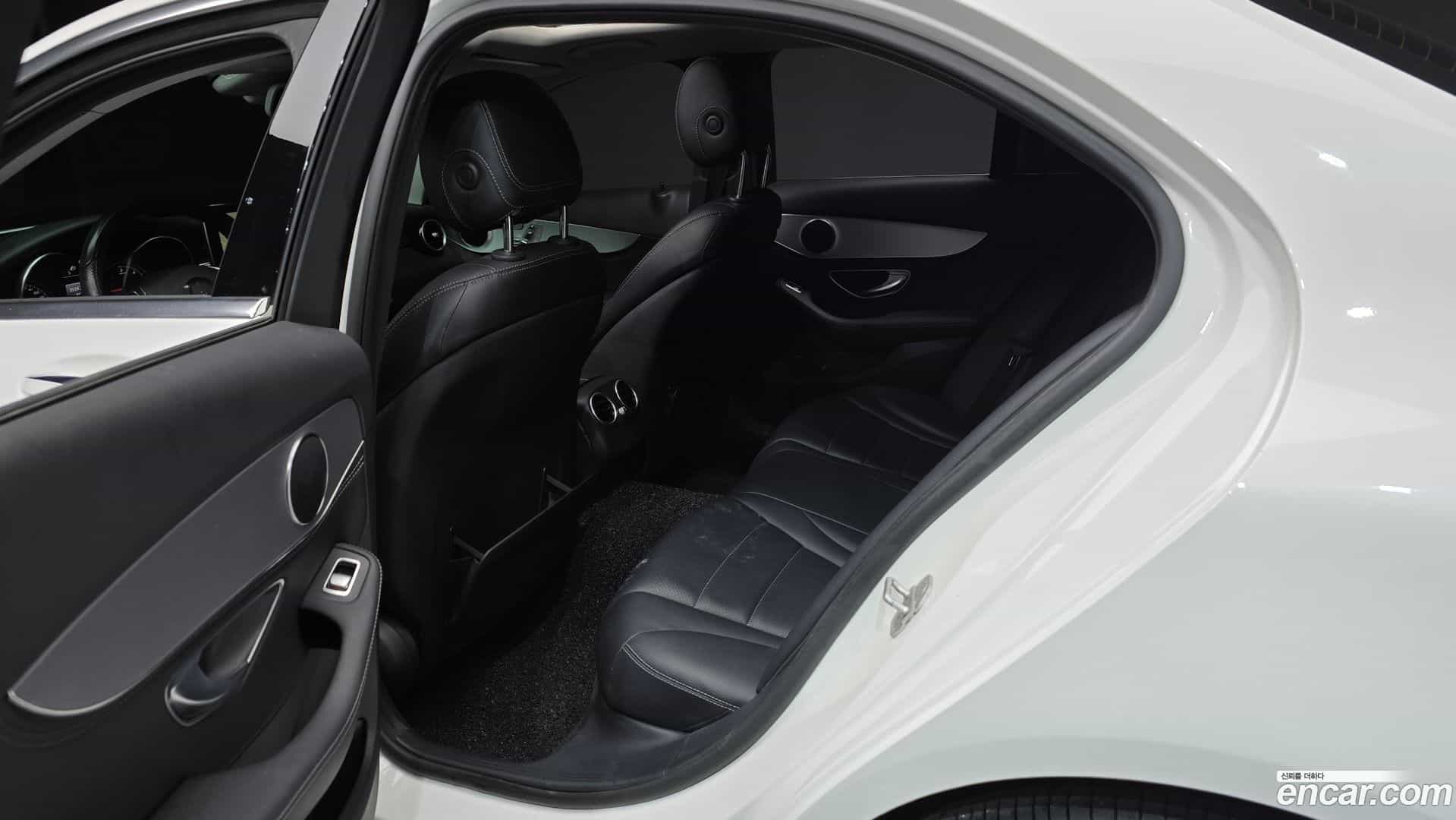 C-Class Mercedes-Benz 2015.1-OPTION-016