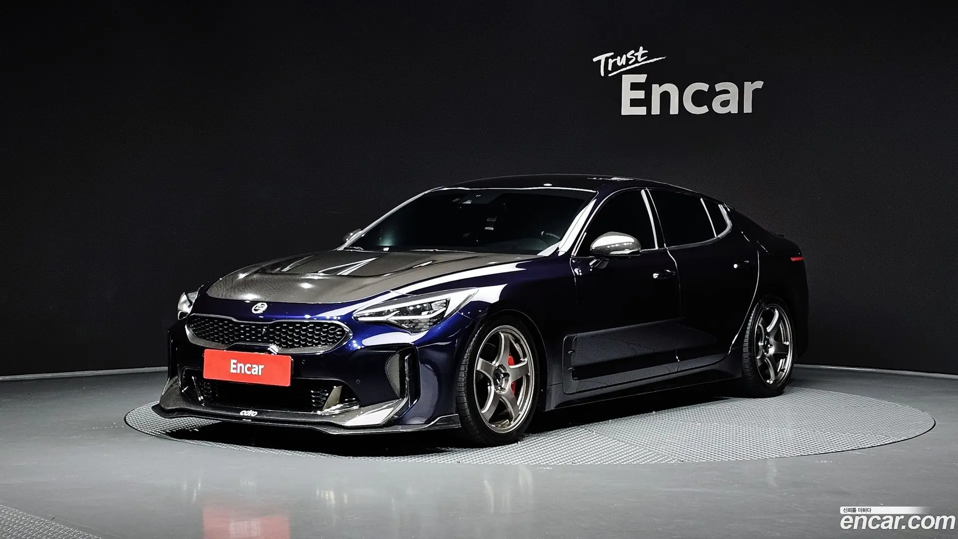 Main__Slider__Photo:Stinger Kia 2018.7-0