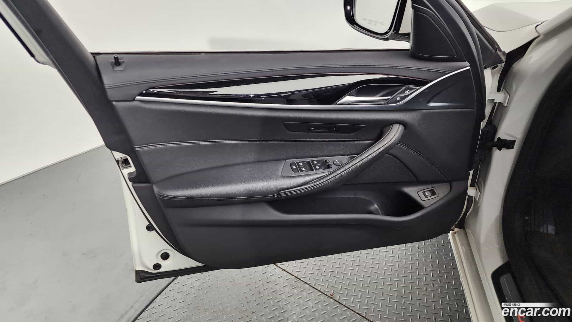 5-Series BMW 2018.9-INNER-034