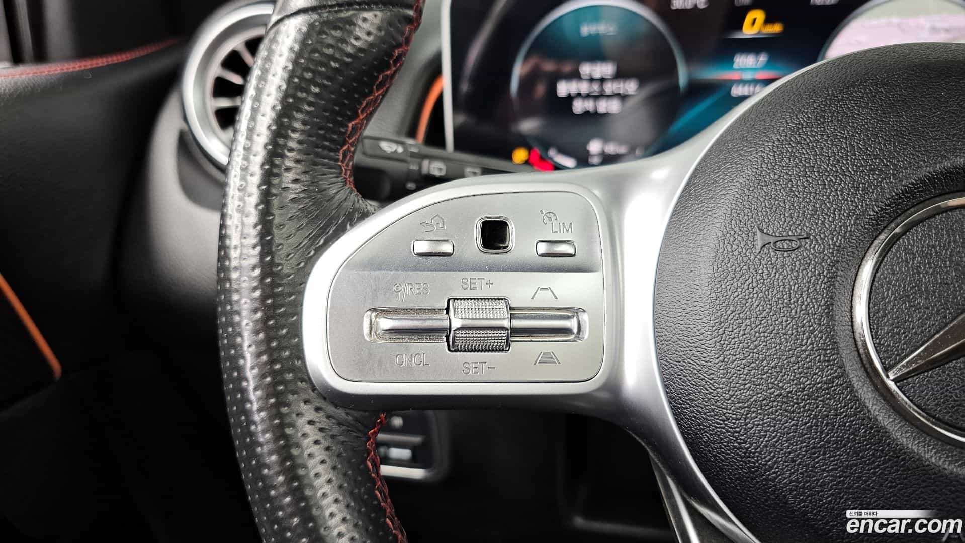 GLB-Class Mercedes-Benz 2020.9-OPTION-044