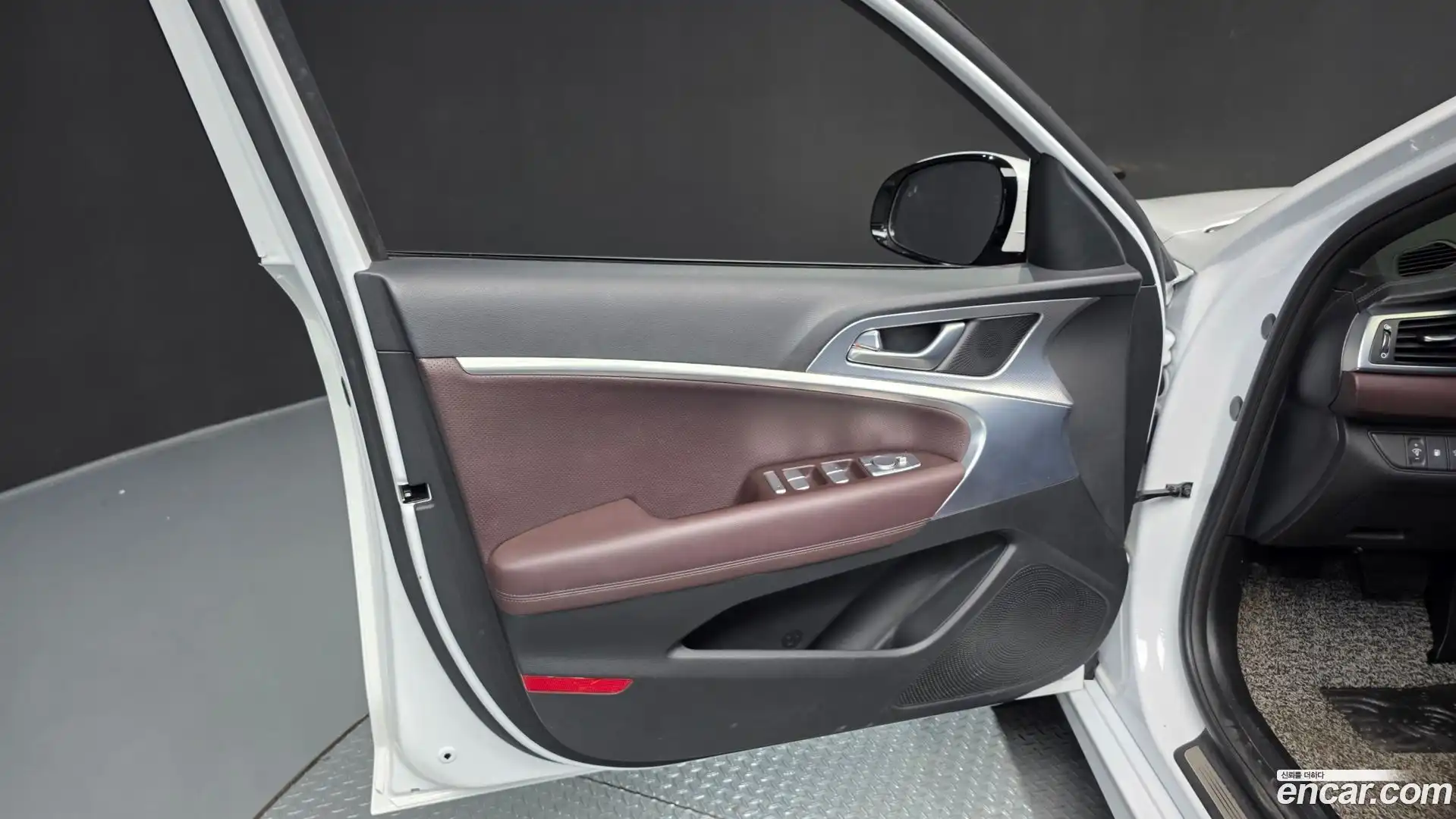 G70 Genesis 2022.6-INNER-034