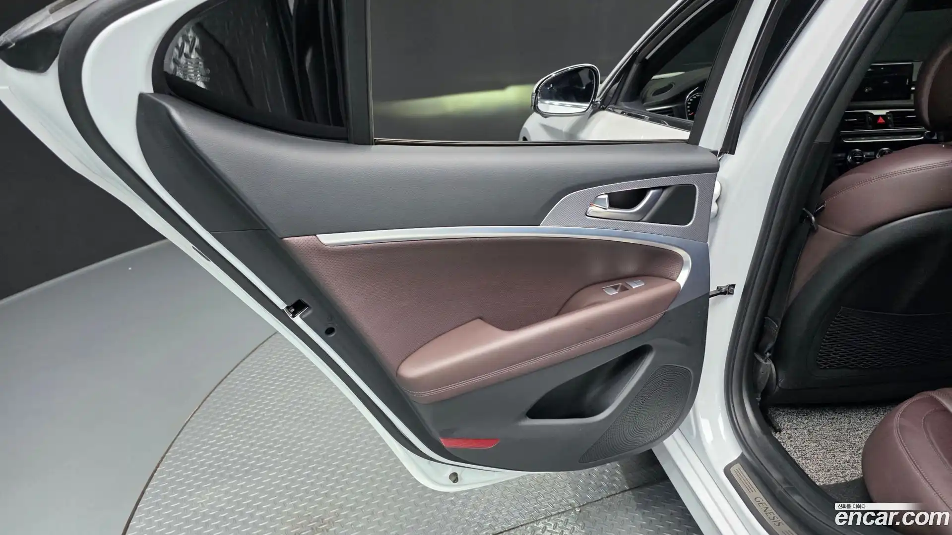 G70 Genesis 2022.6-INNER-035