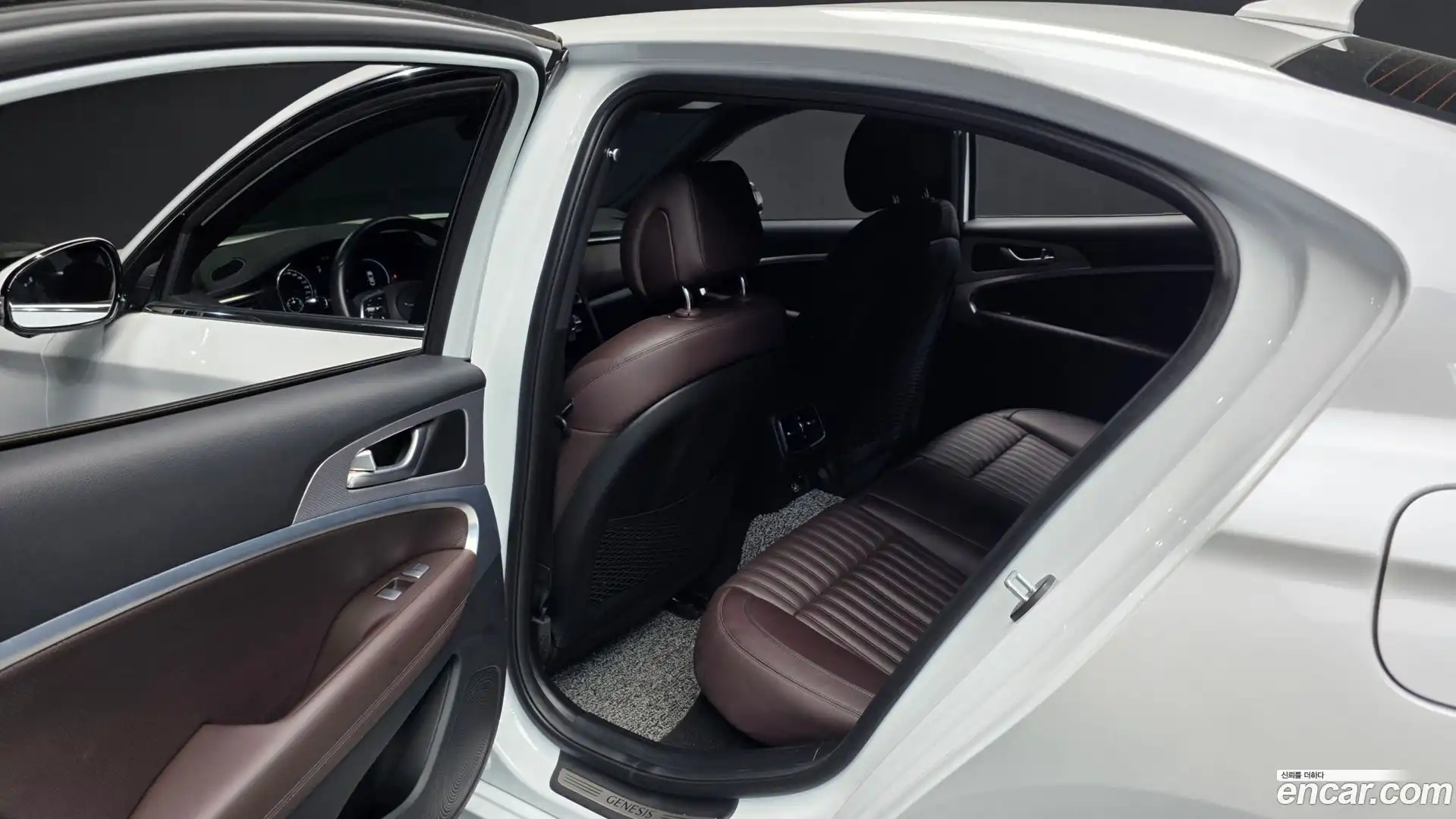 G70 Genesis 2022.6-INNER-036