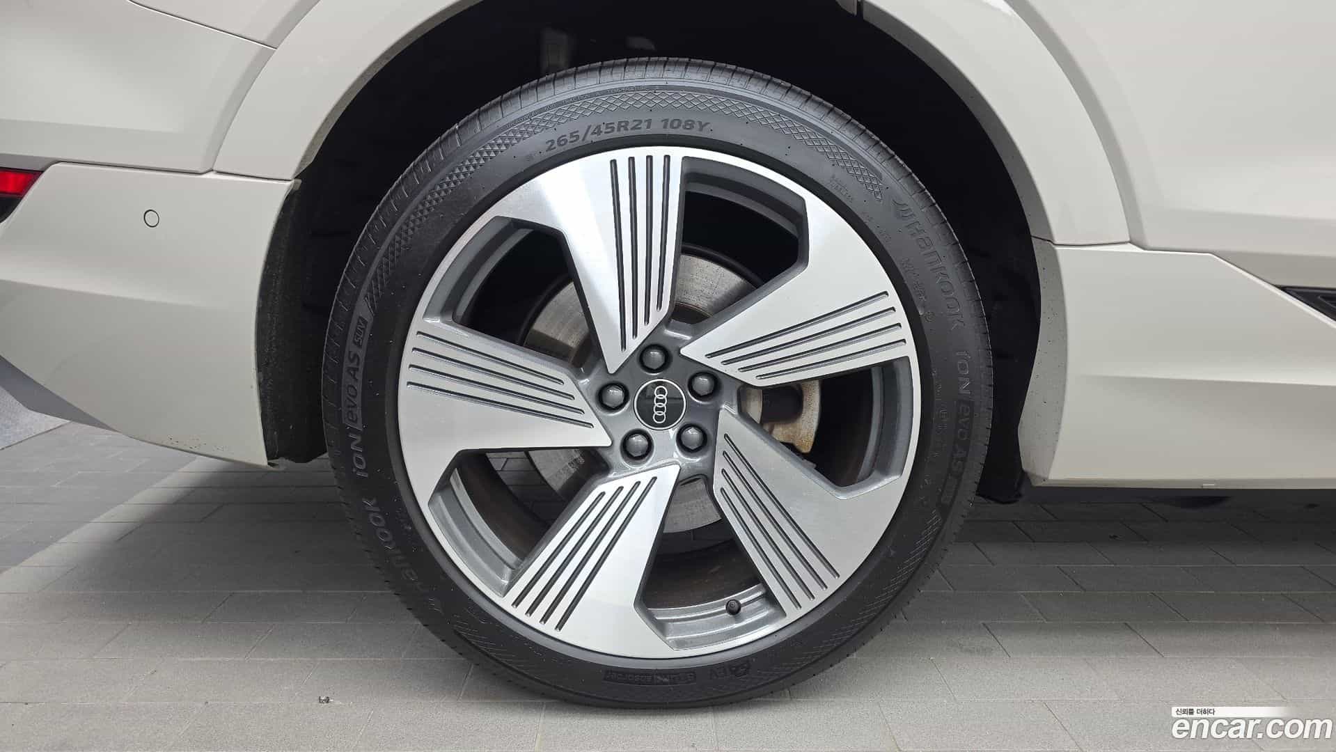 e-tron Audi 2022.6-OUTER-005
