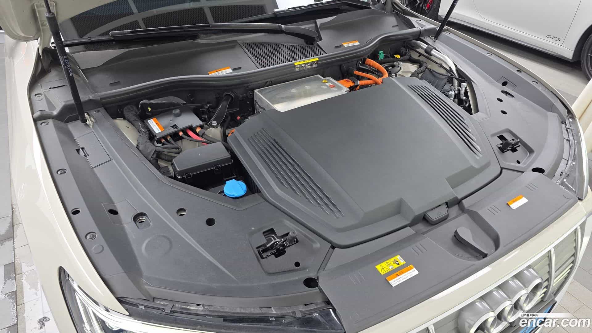 e-tron Audi 2022.6-OUTER-006