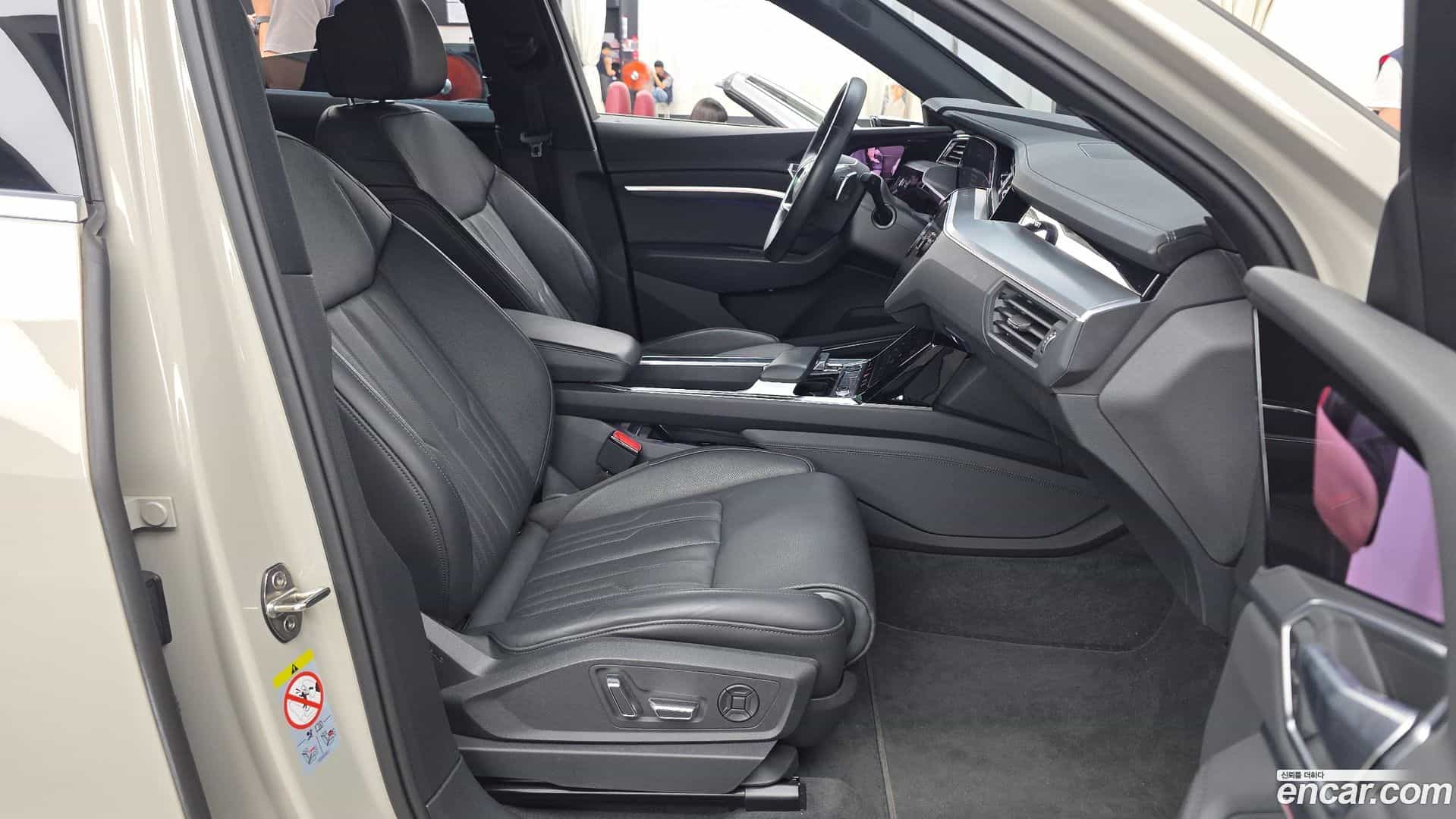 e-tron Audi 2022.6-OPTION-015