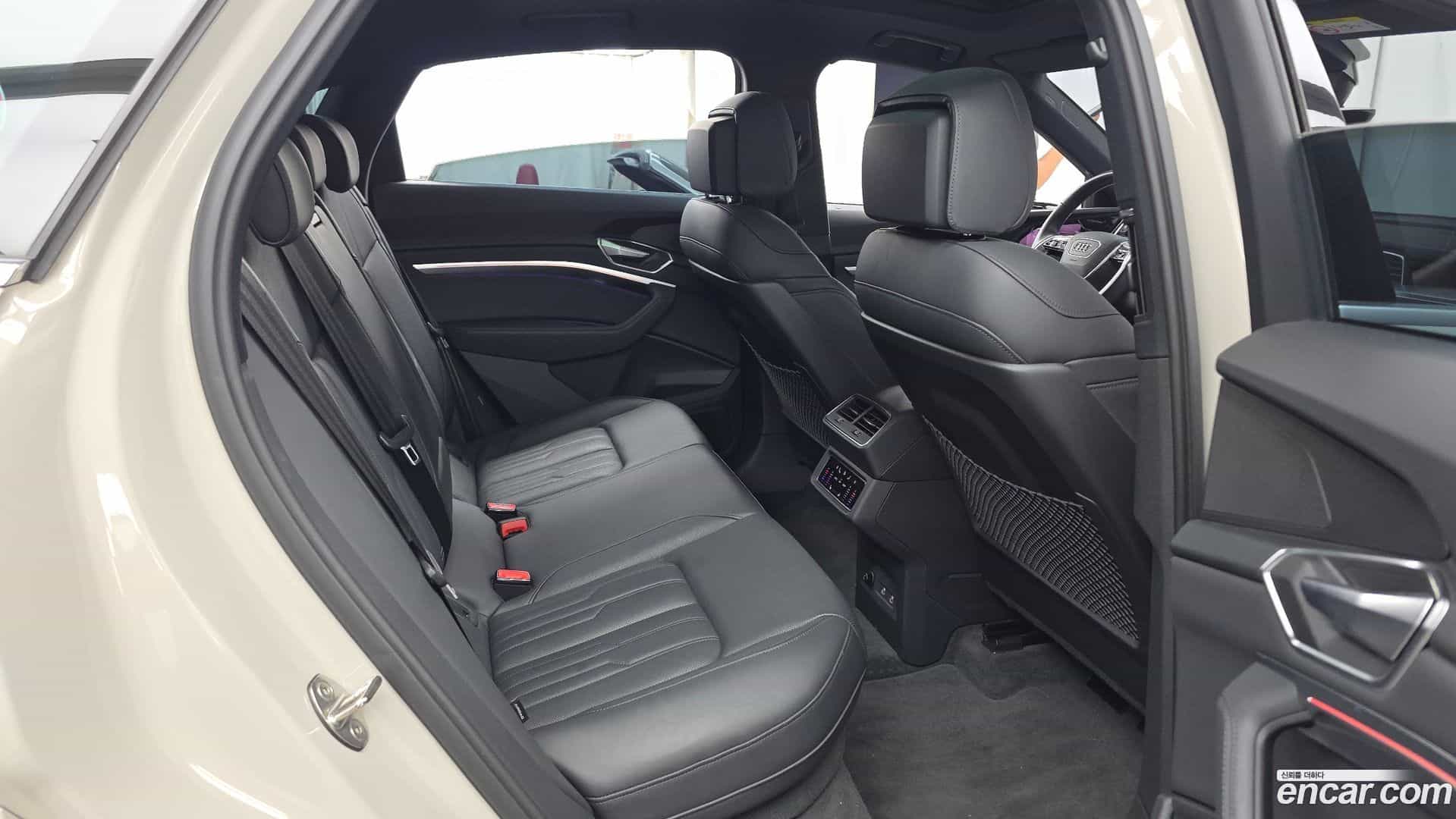 e-tron Audi 2022.6-OPTION-016