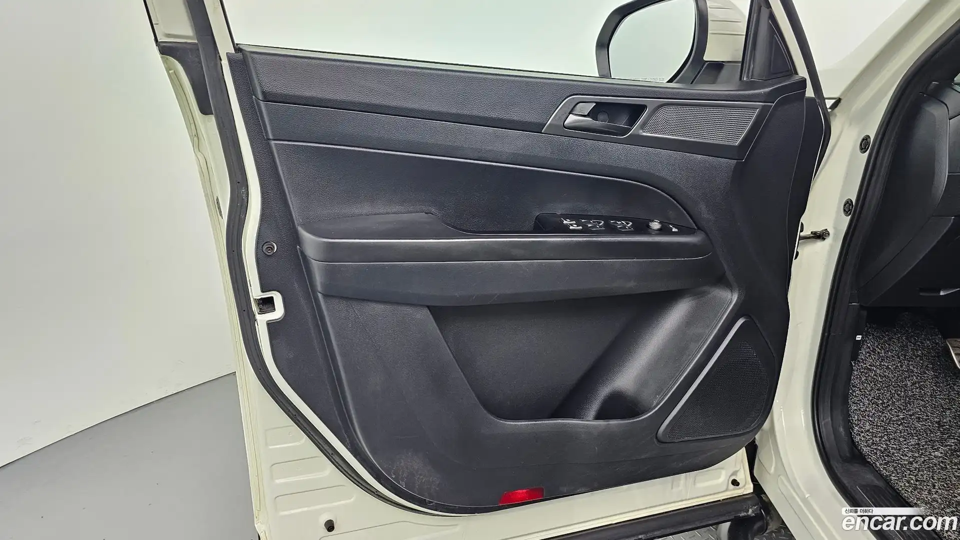 Rexton KG Mobility 2021.5-INNER-034