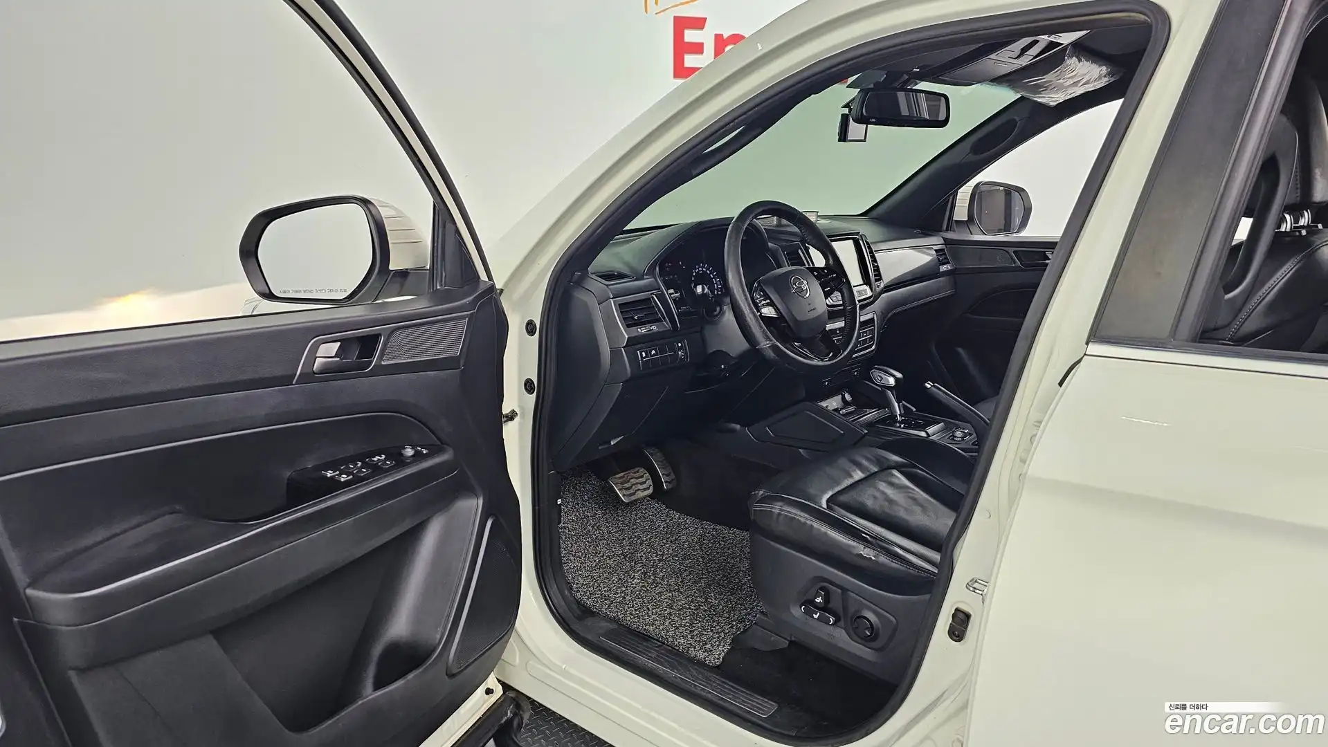 Rexton KG Mobility 2021.5-INNER-036