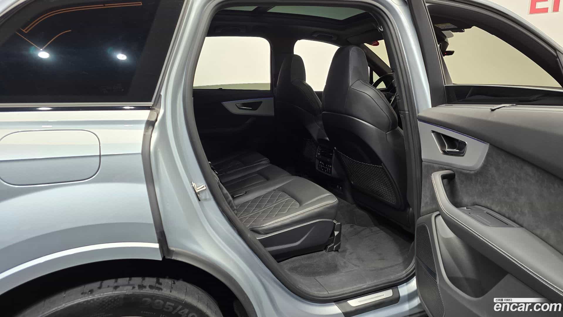 Q7 Audi 2023.11-OPTION-015