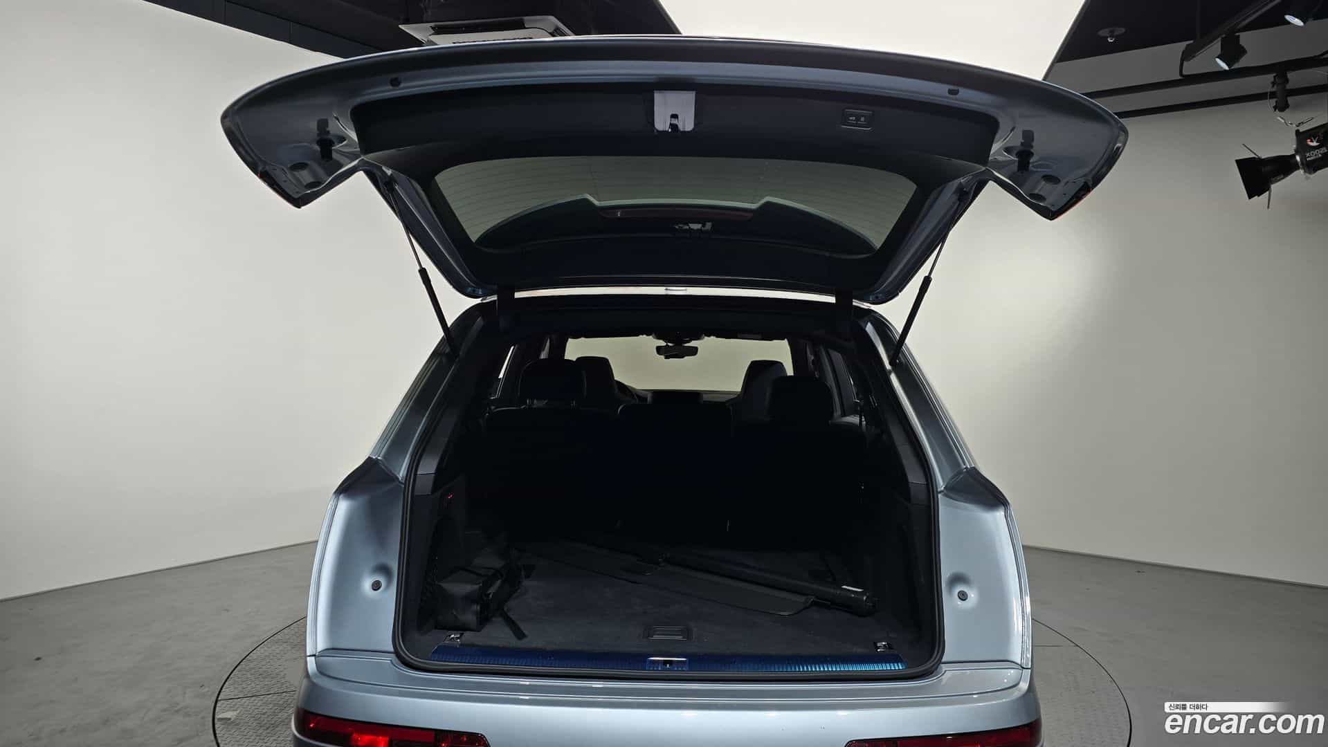 Q7 Audi 2023.11-OPTION-021