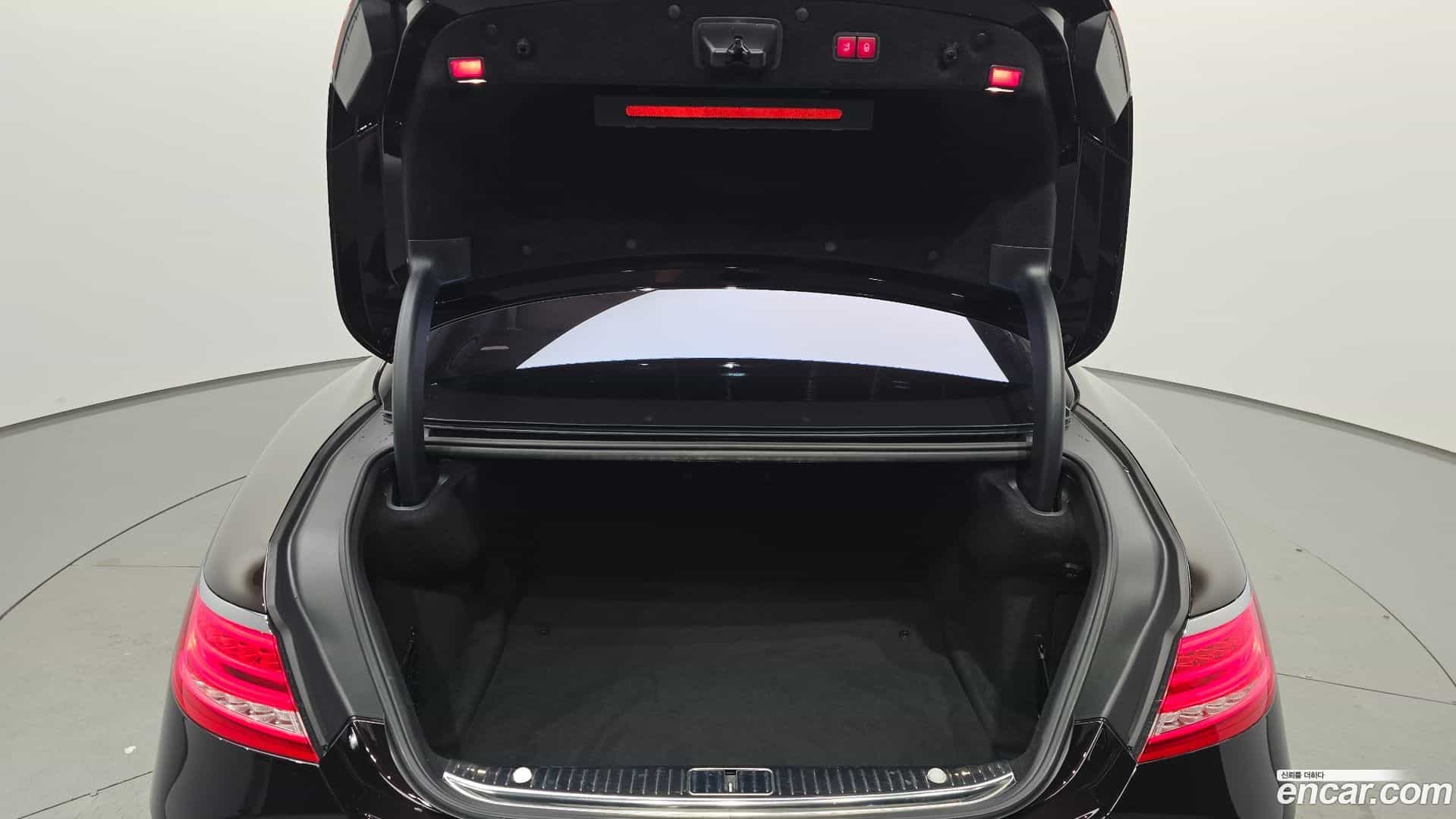 S-Class Mercedes-Benz 2017.10-OPTION-024