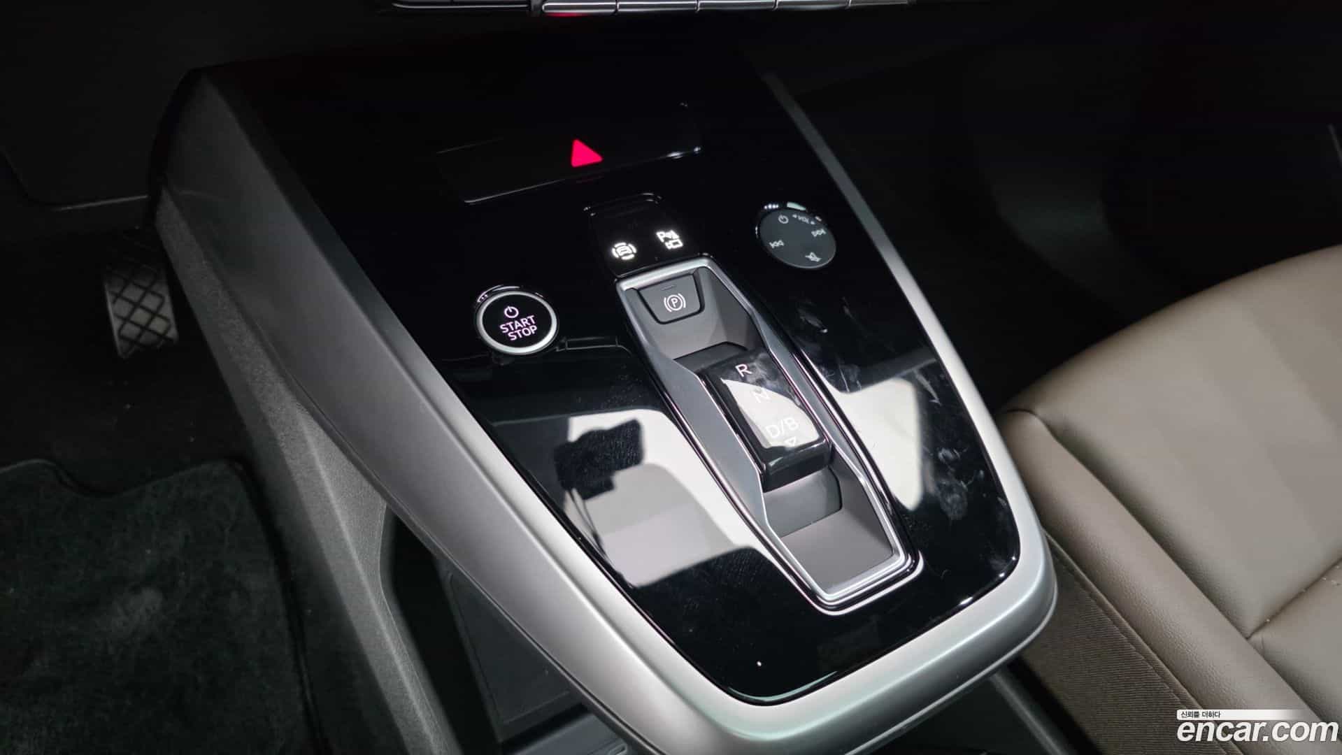 Q4 e-tron Audi 2022.9-INNER-009