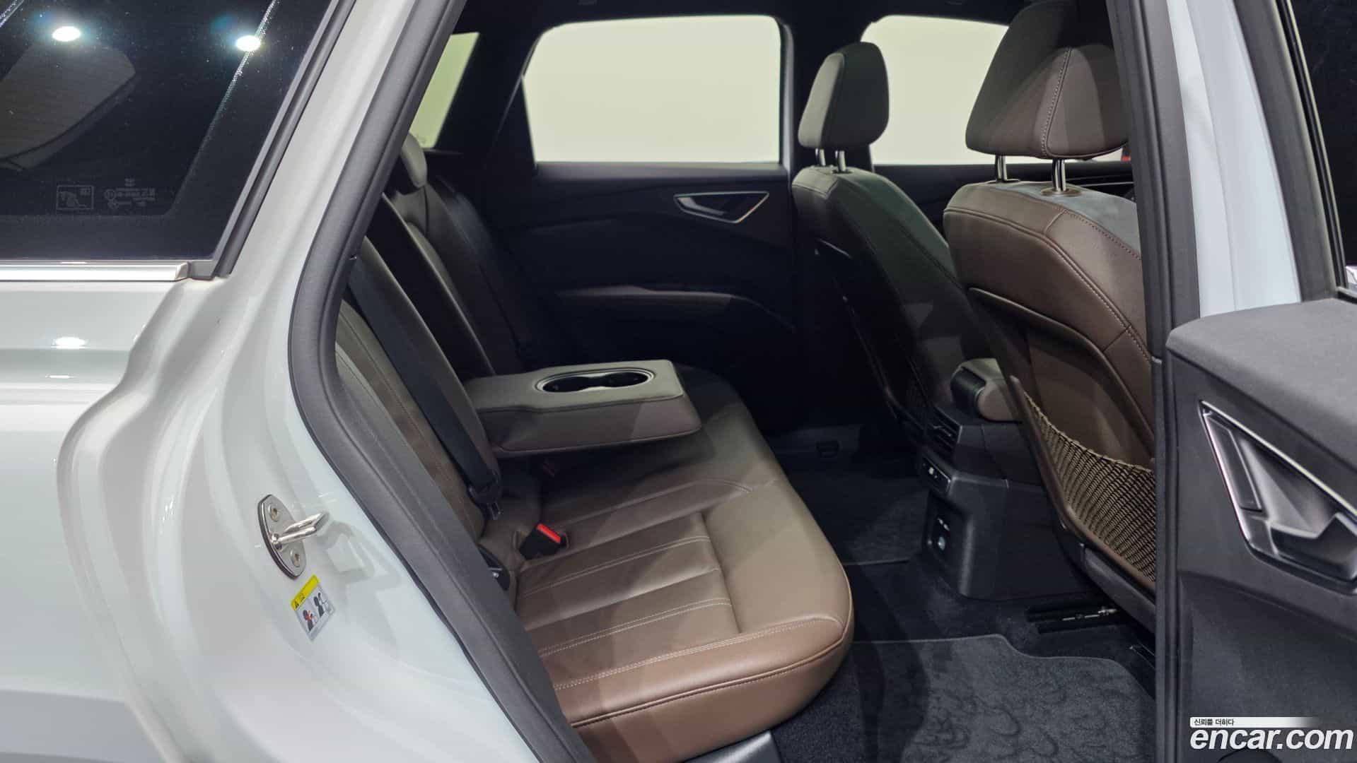 Q4 e-tron Audi 2022.9-OPTION-016