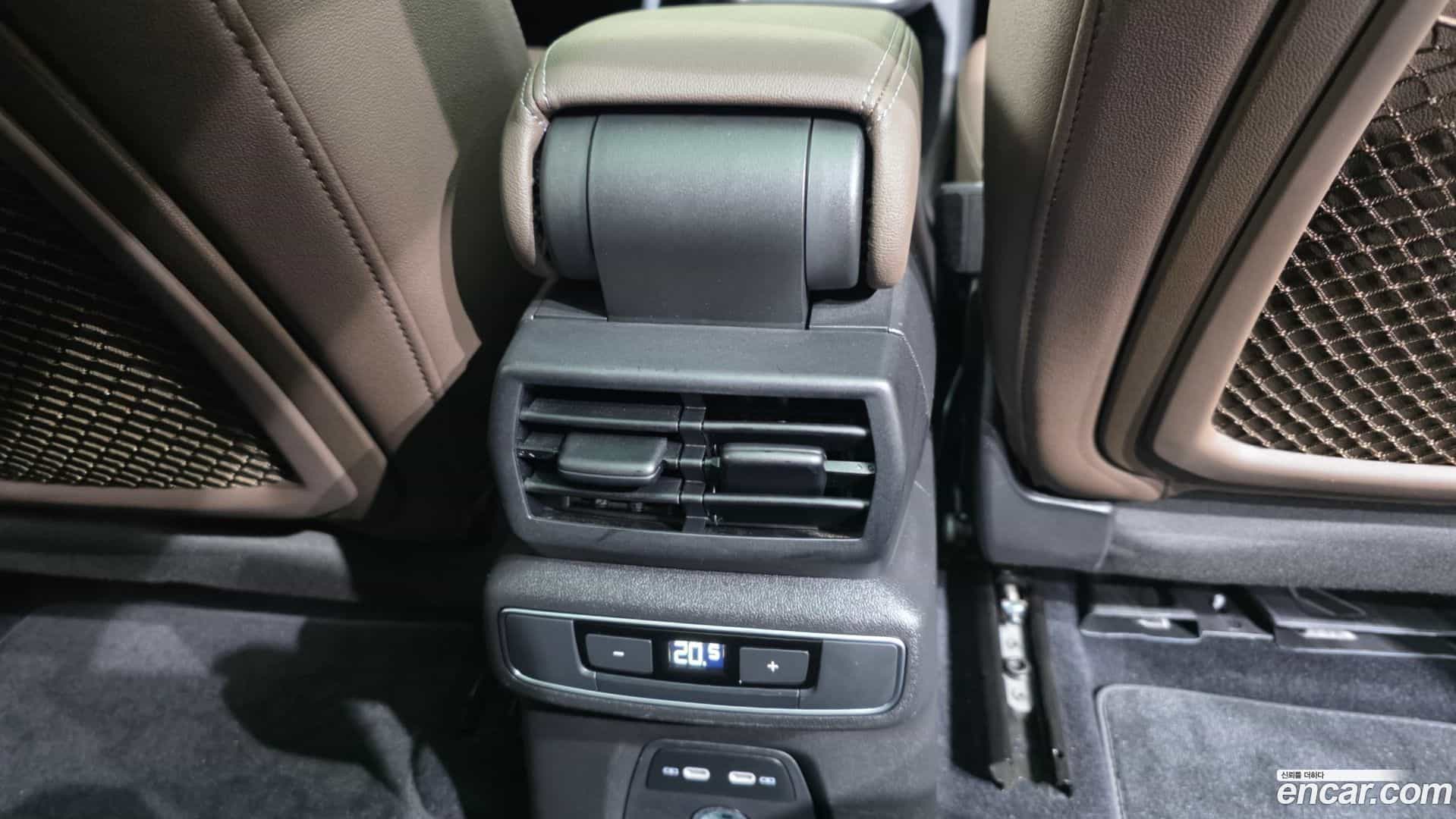Q4 e-tron Audi 2022.9-OPTION-023