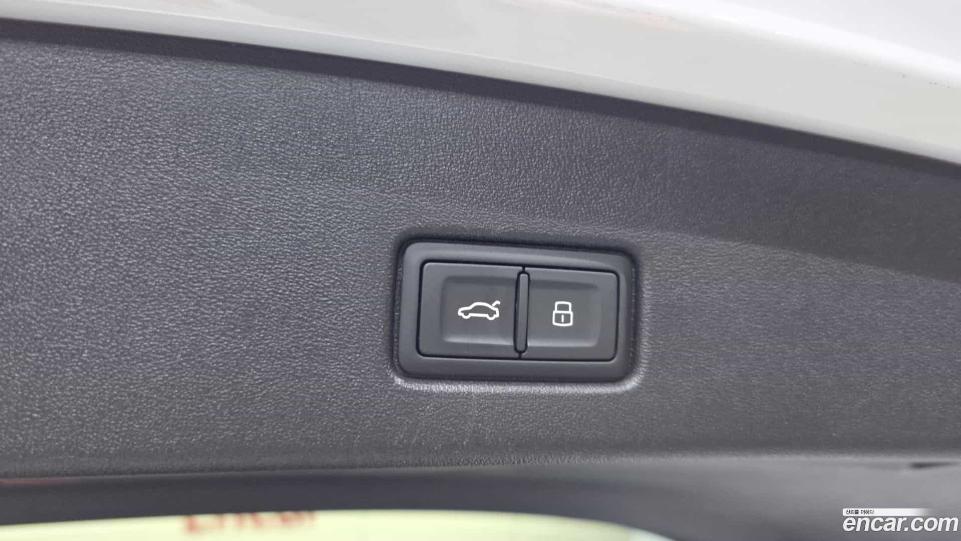 Q4 e-tron Audi 2022.9-OPTION-049