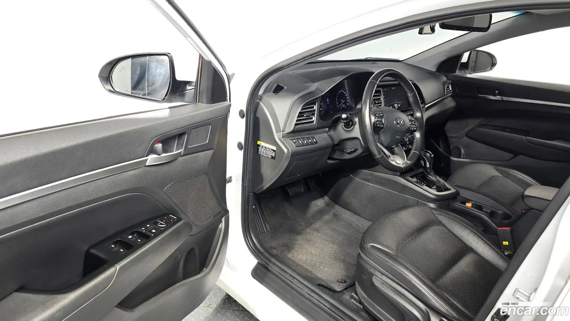 AVANTE Hyundai 2020.2-INNER-010