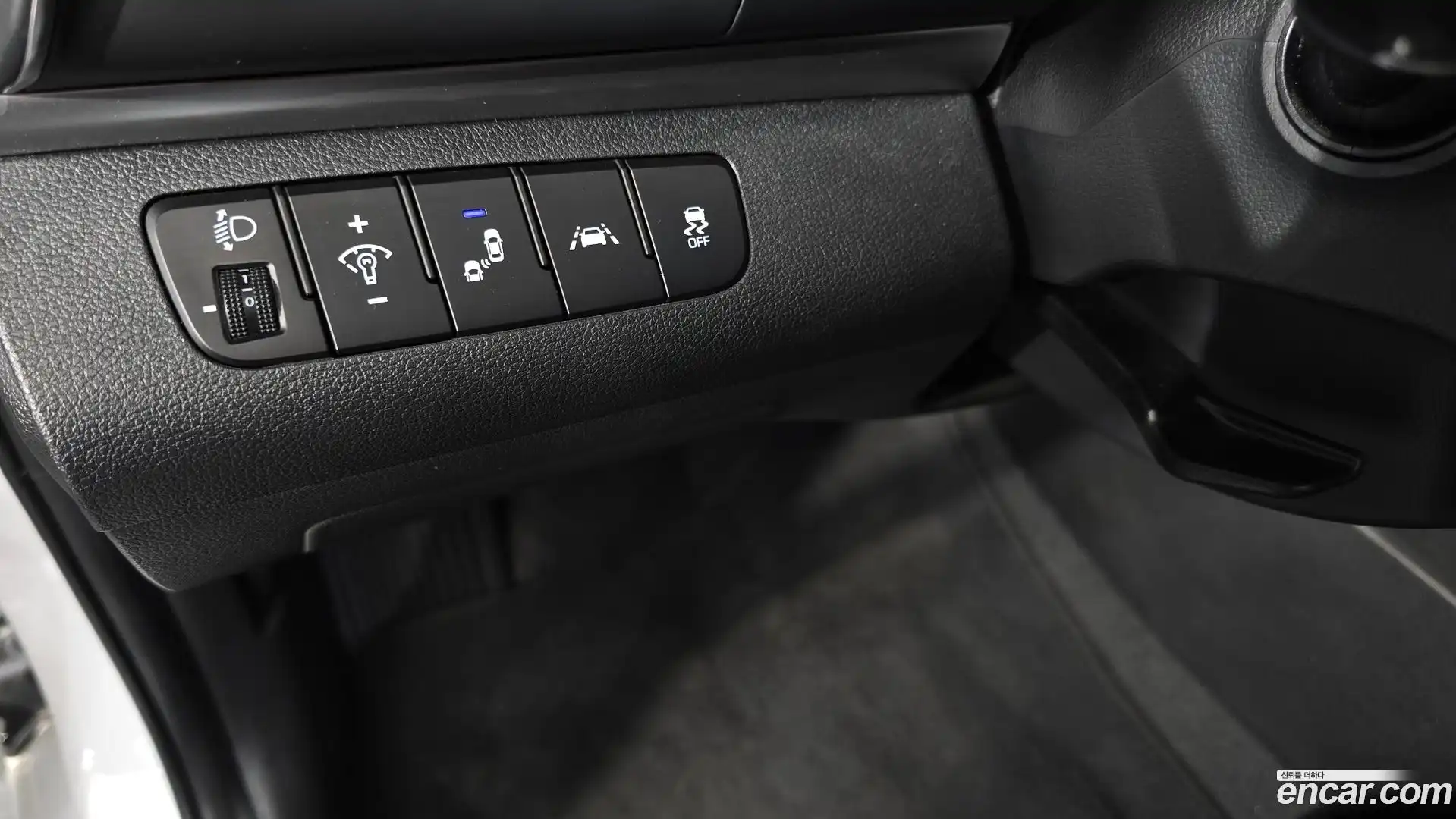 AVANTE Hyundai 2020.2-OPTION-024