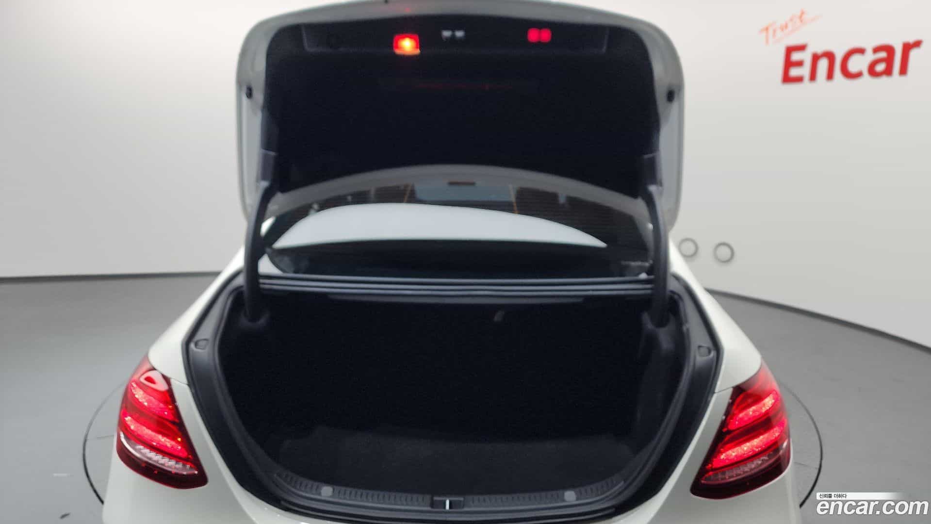 E-Class Mercedes-Benz 2017.7-OPTION-024