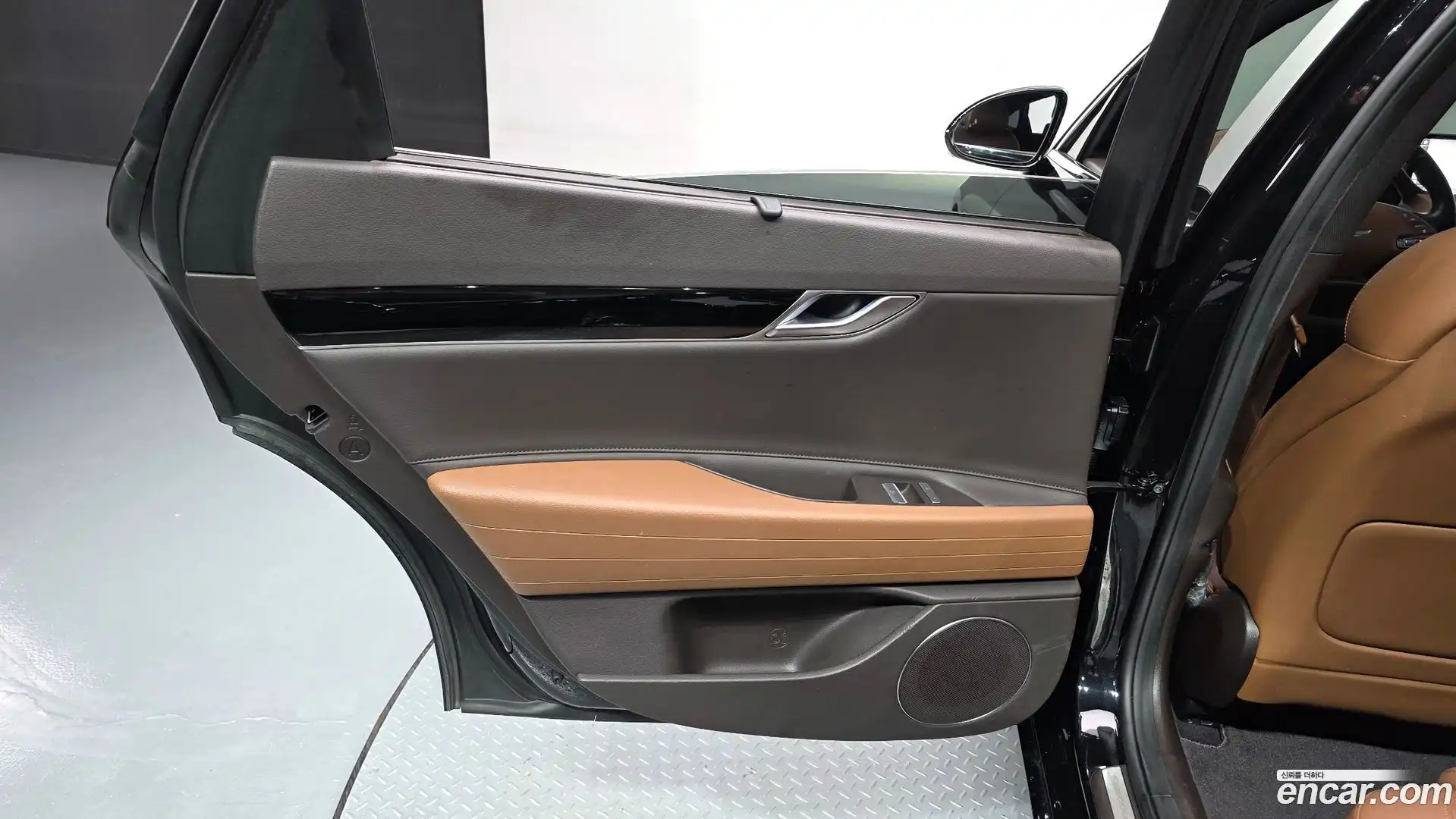 G80 Genesis 2021.4-INNER-035