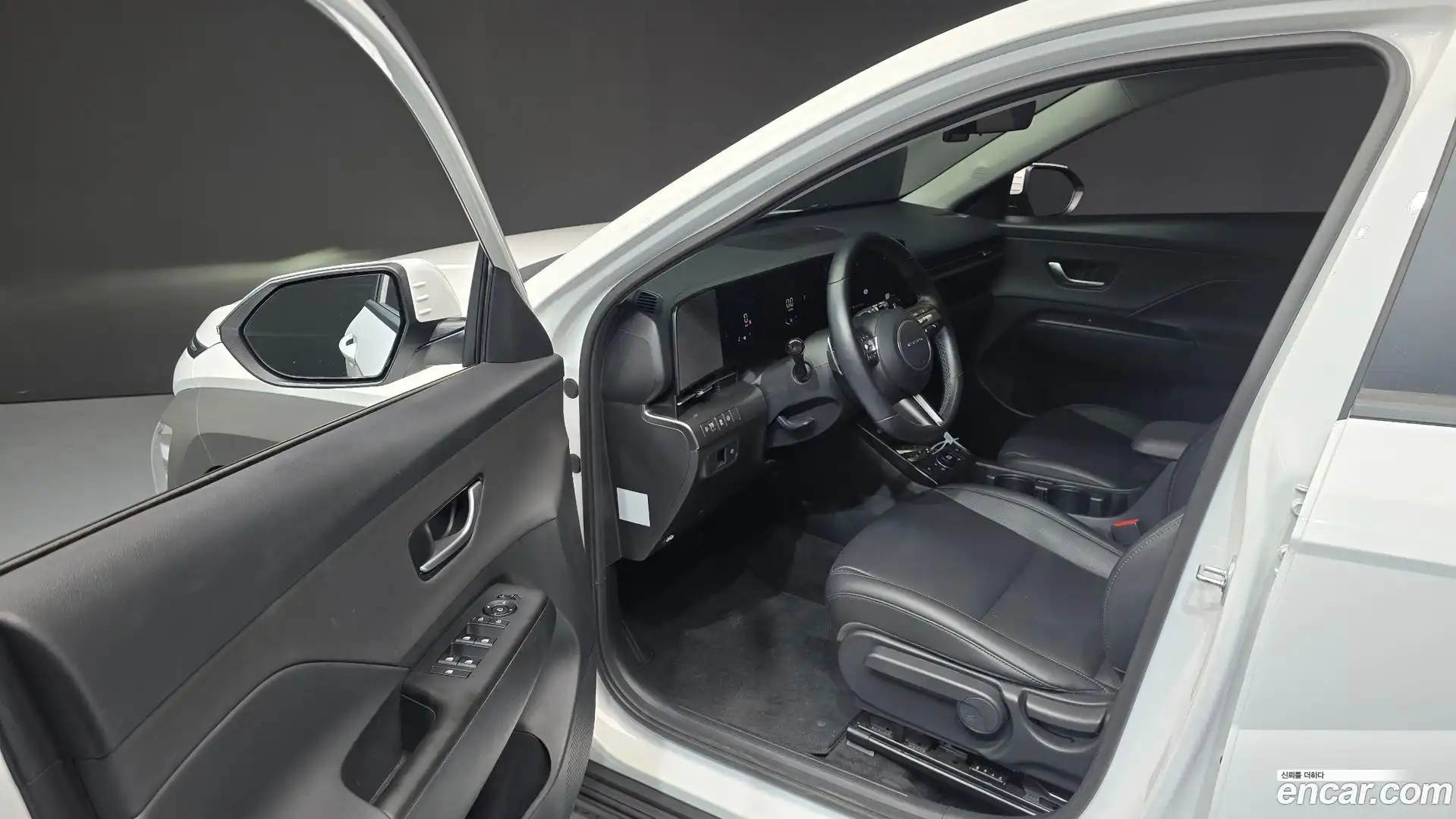 Kona Hyundai 2023.5-INNER-010
