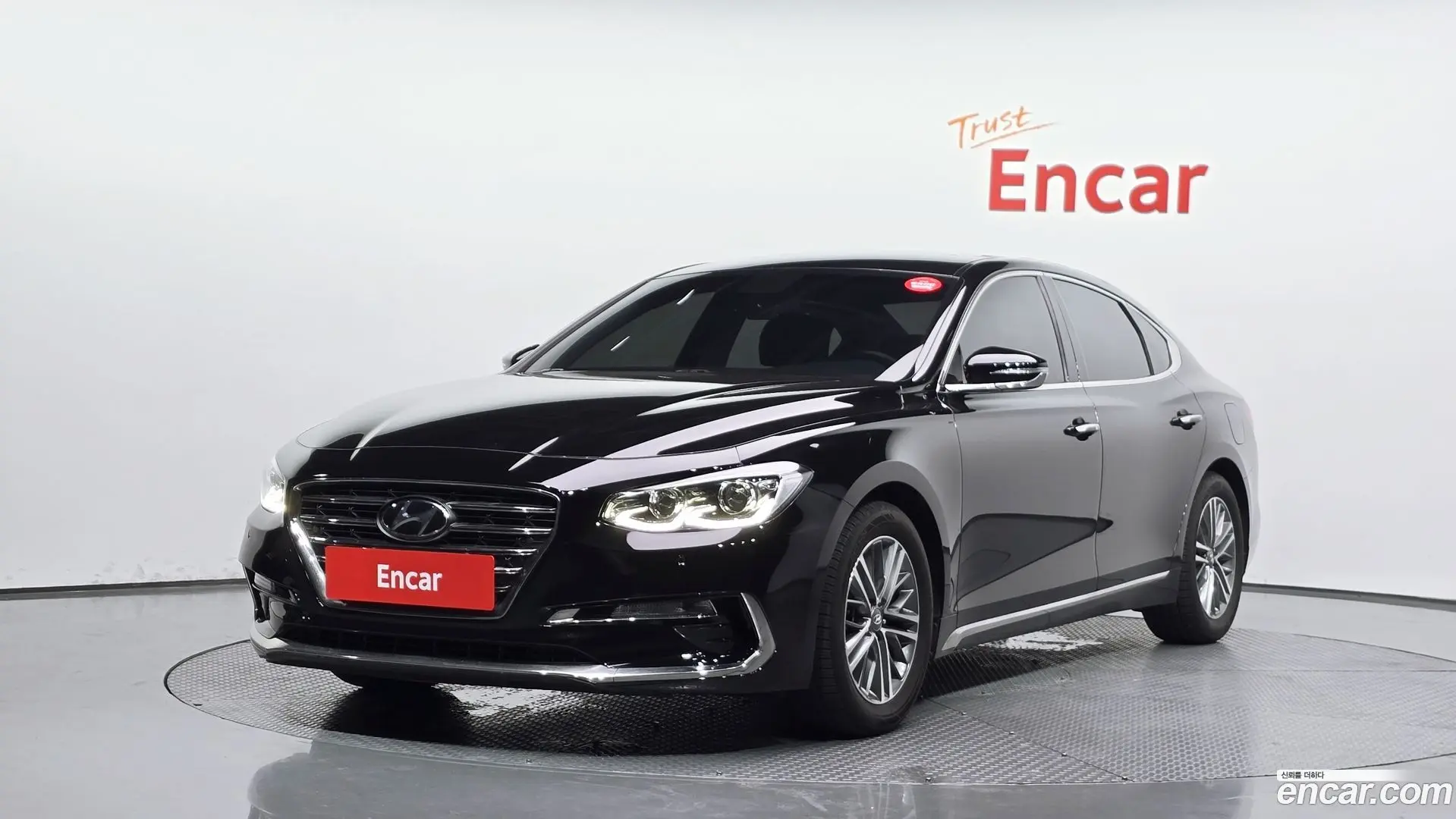Main__Slider__Photo:Grandeur Hyundai 2018.7-0