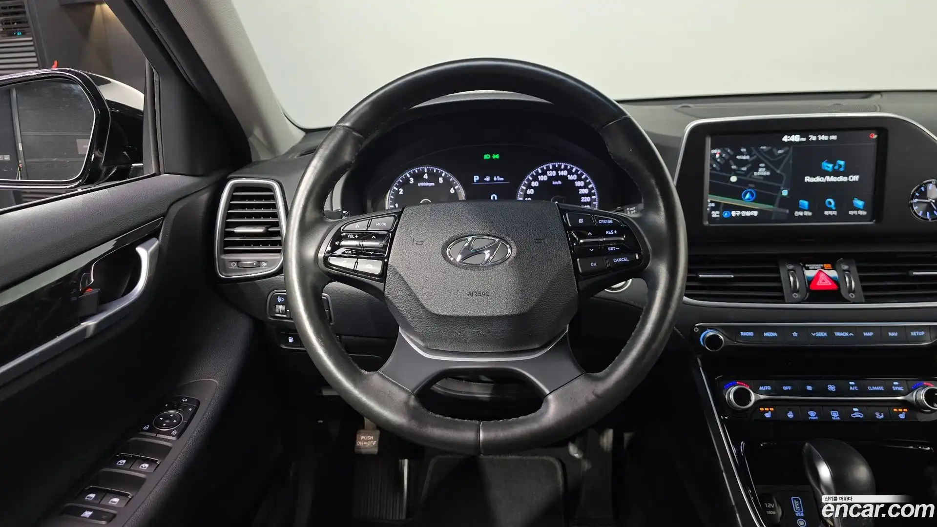 Grandeur Hyundai 2018.7-OPTION-016