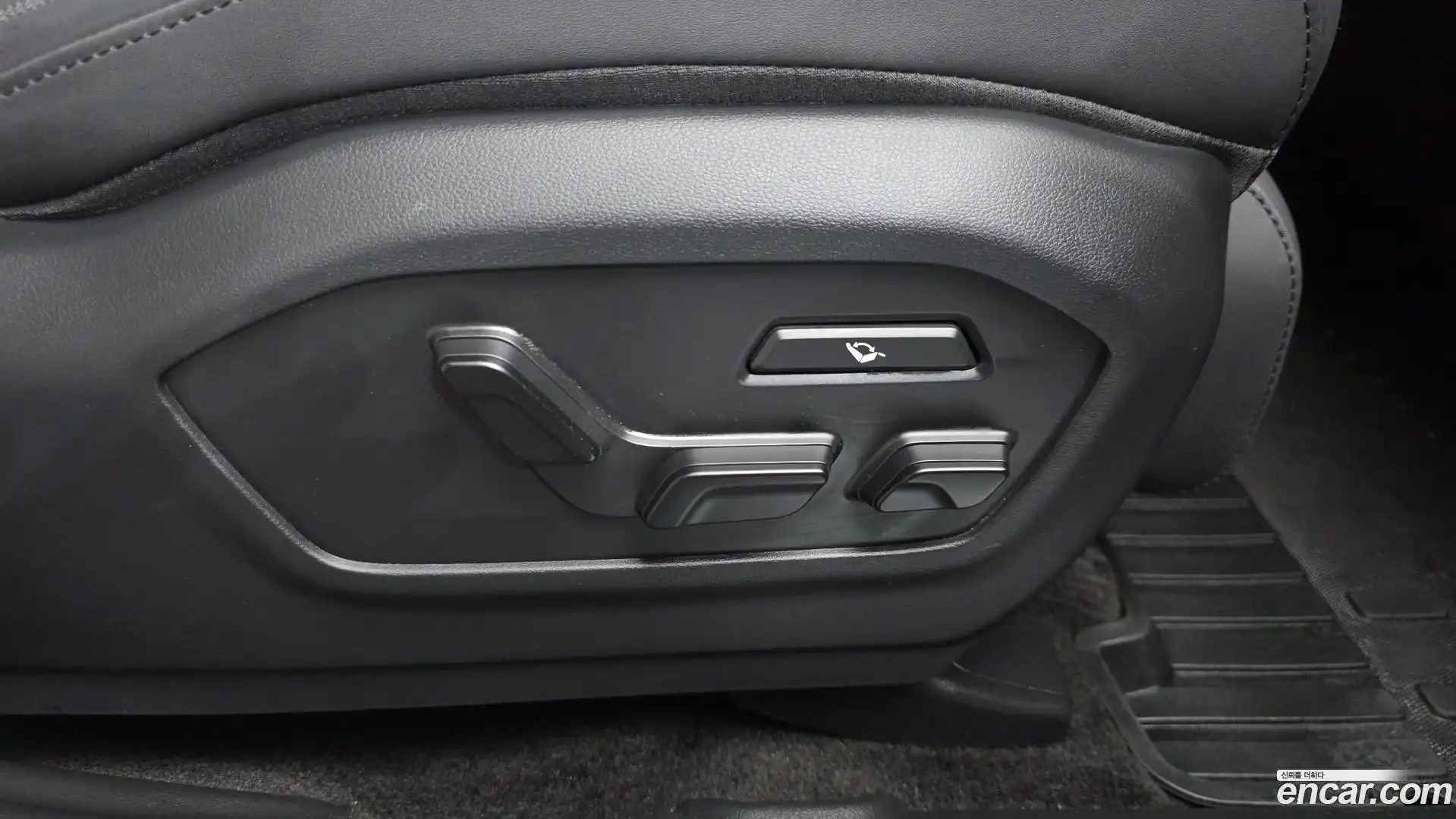 Santafe Hyundai 2024.1-OPTION-044
