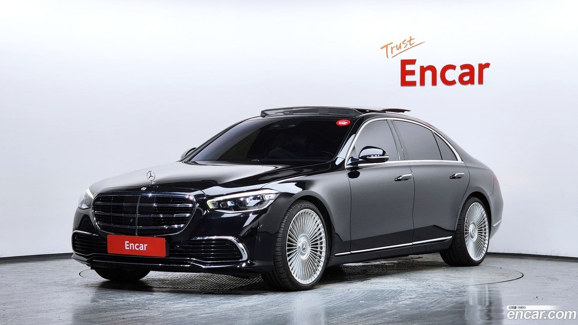 Main__Slider__Photo:S-Class Mercedes-Benz 2021.6-0