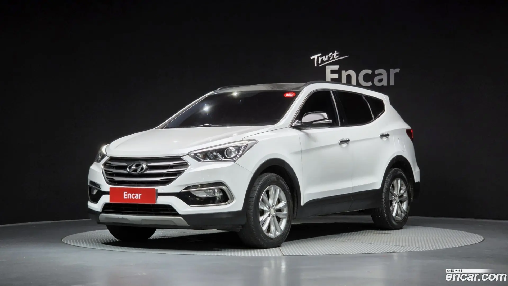 Main__Slider__Photo:Santafe Hyundai 2017.9-0
